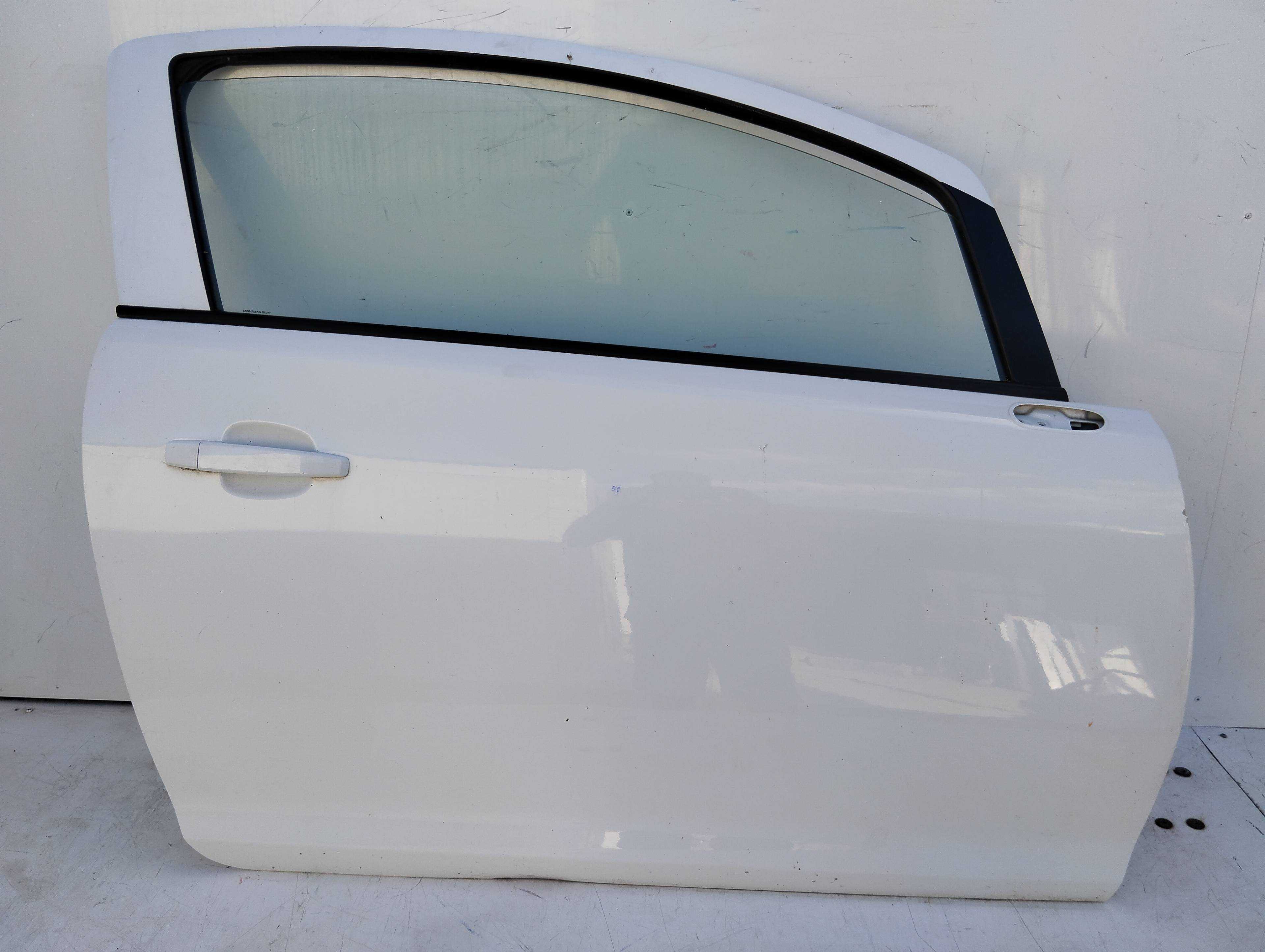 Recambio de puerta delantera derecha para opel corsa d 1.4 16v referencia OEM IAM   