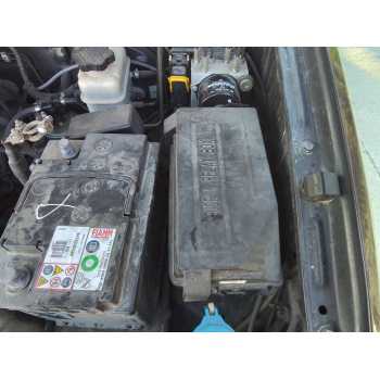 CAJA RELES / FUSIBLES 