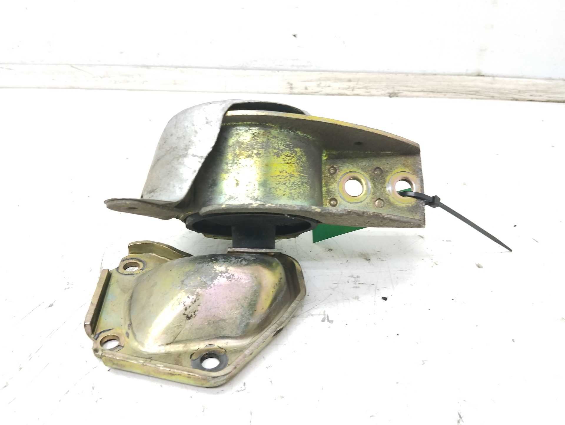 Recambio de soporte motor trasero para smart fort. c referencia OEM IAM  Q0003144V015 Q0003144V015000000