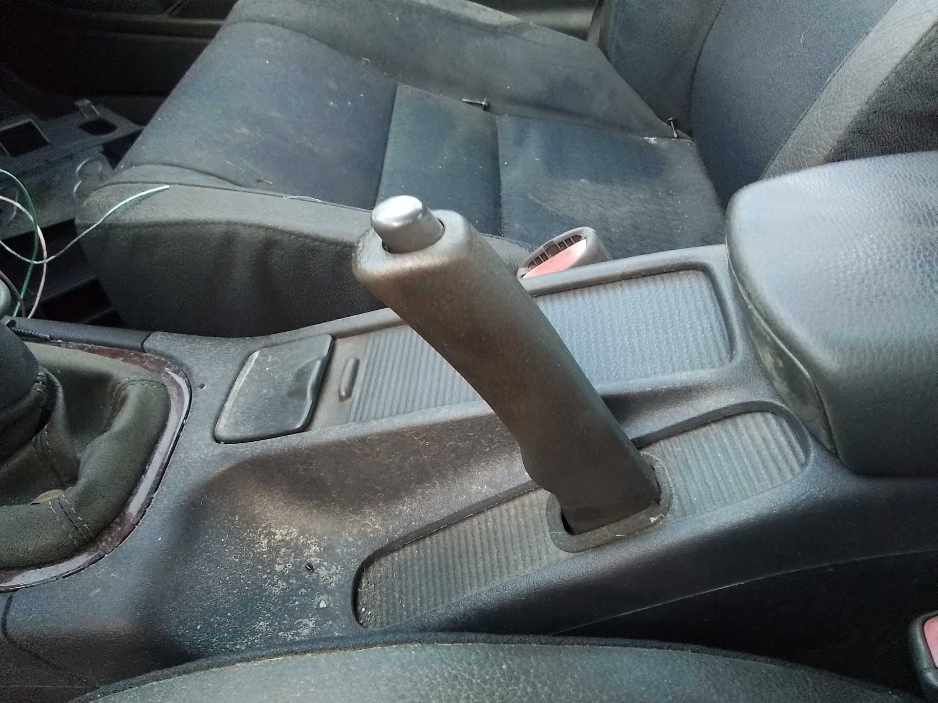 Recambio de palanca freno para volvo s40 berlina 1.6 cat referencia OEM IAM   