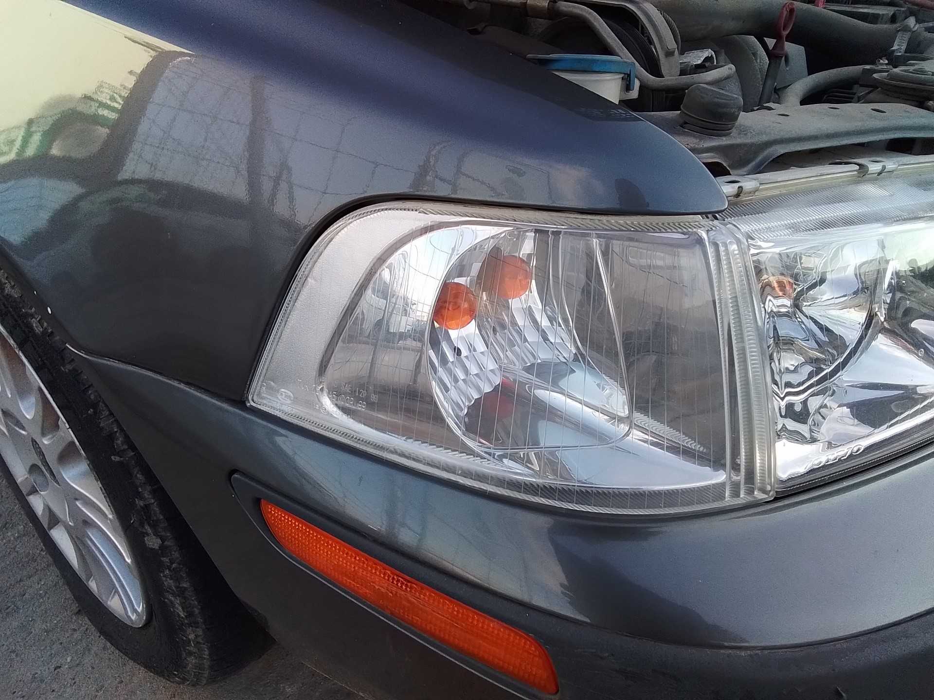 Recambio de piloto delantero derecho para volvo s40 berlina 1.6 cat referencia OEM IAM   