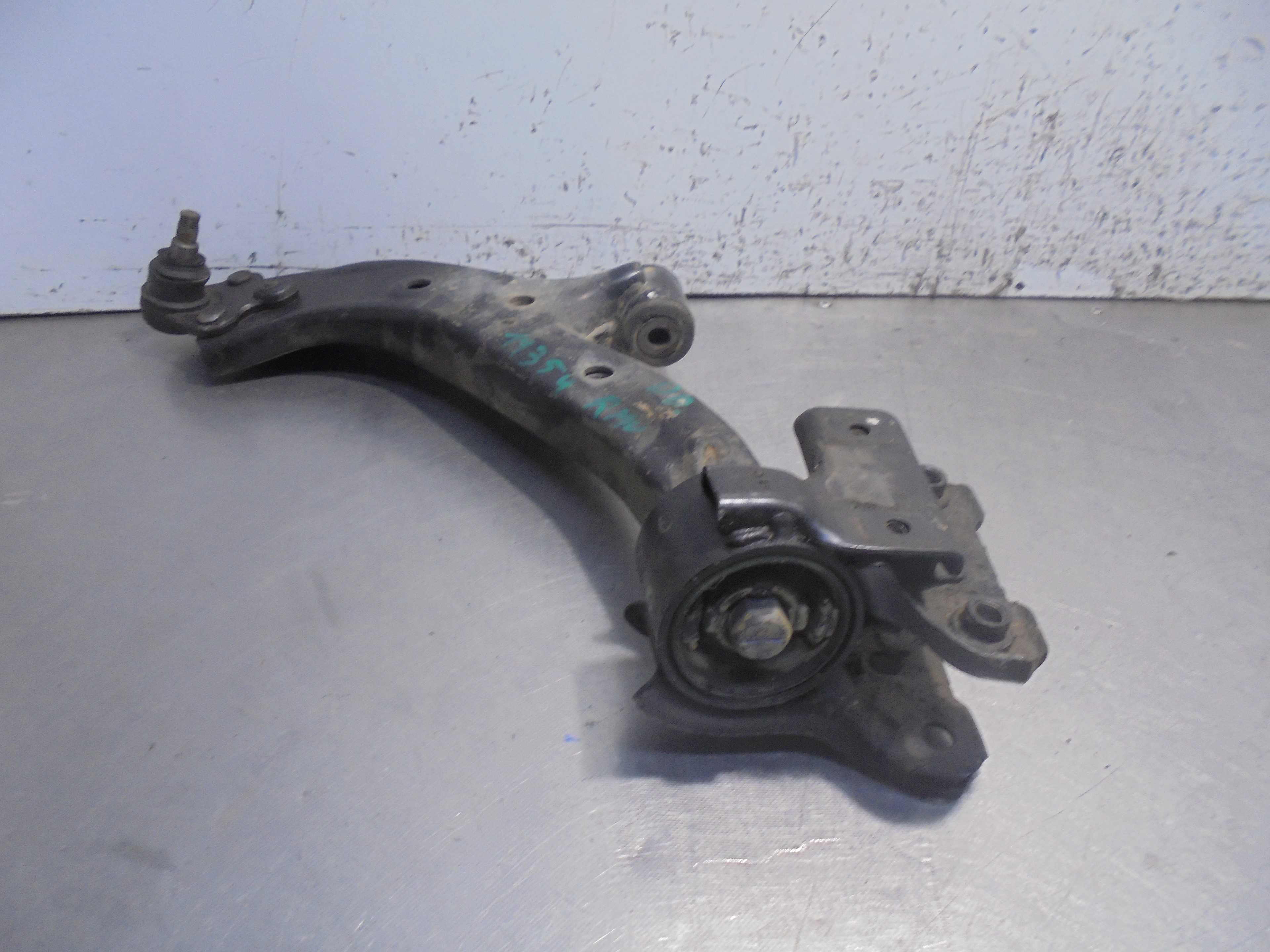 Recambio de brazo suspension inferior delantero izquierdo para honda cr-v (re) elegance referencia OEM IAM   