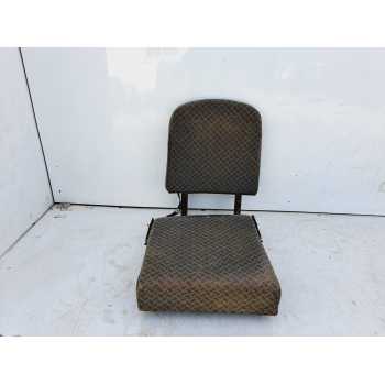 Recambio de asientos tercera fila para land rover defender (ld) 2.5 td5 referencia OEM IAM HLF50020LY  