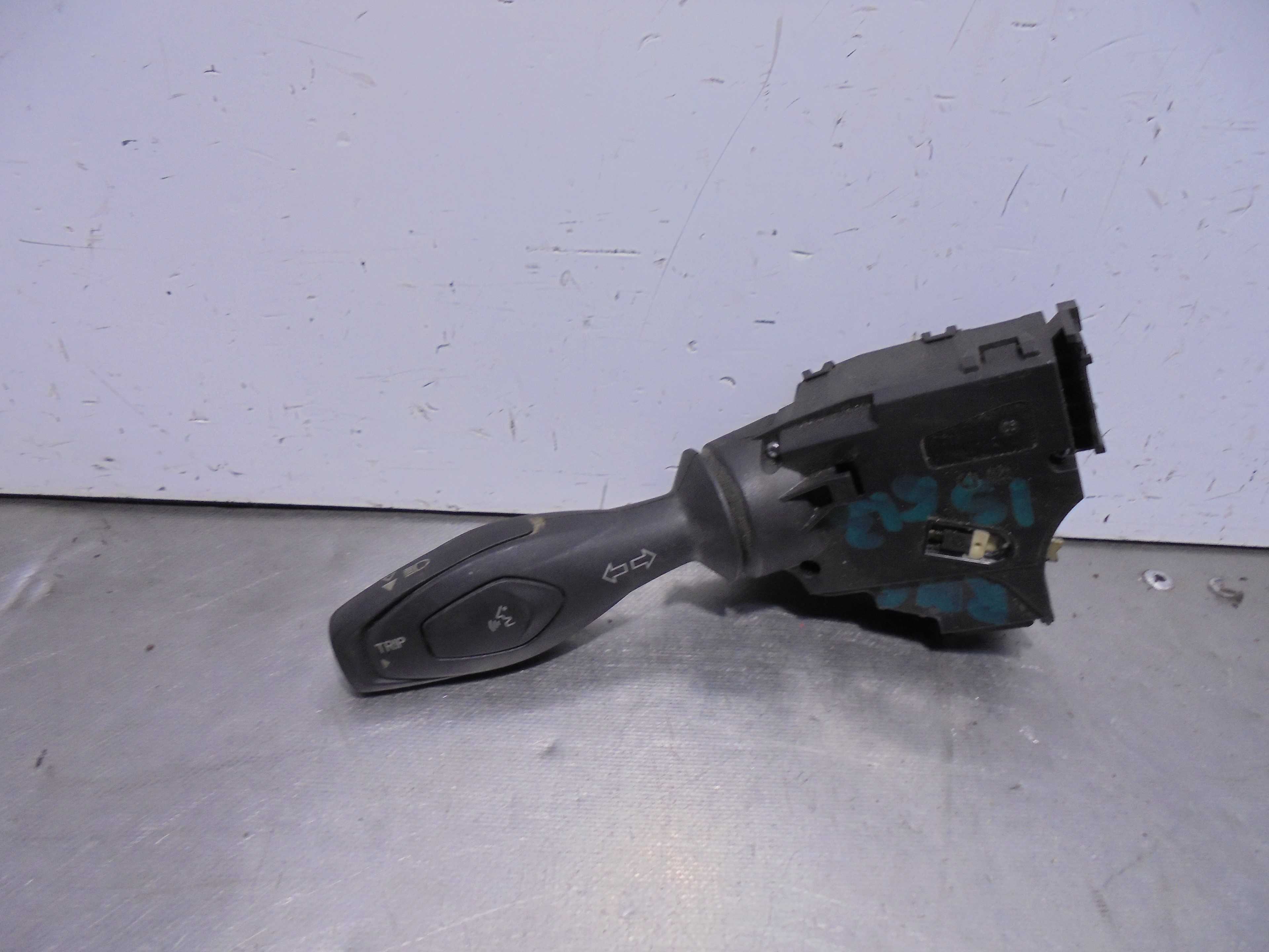 Recambio de mando intermitentes para ford fiesta (cb1) 1.6 tdci cat referencia OEM IAM 8A6T13335CC  