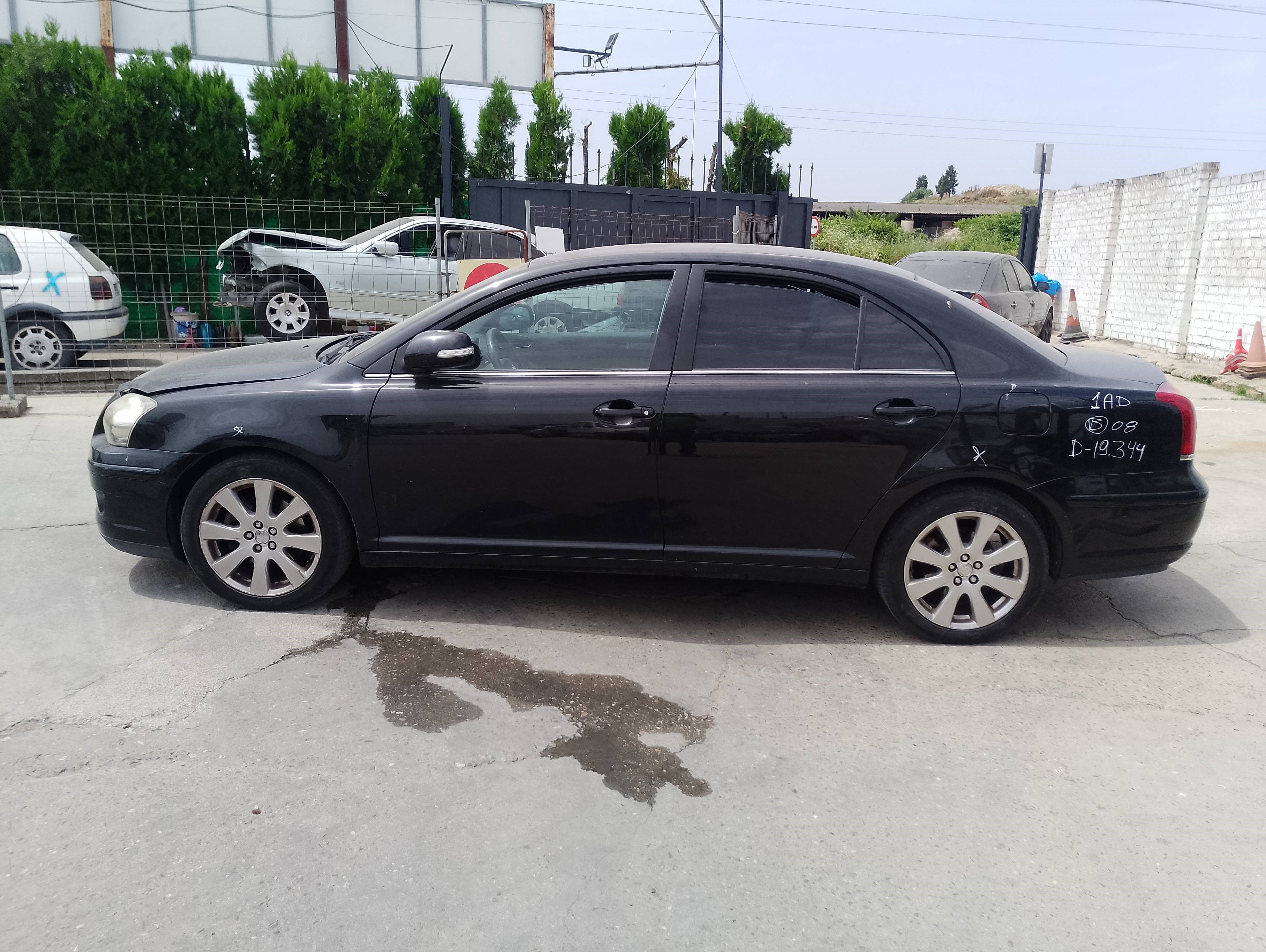 toyota avensis berlina (t25) del año 2008