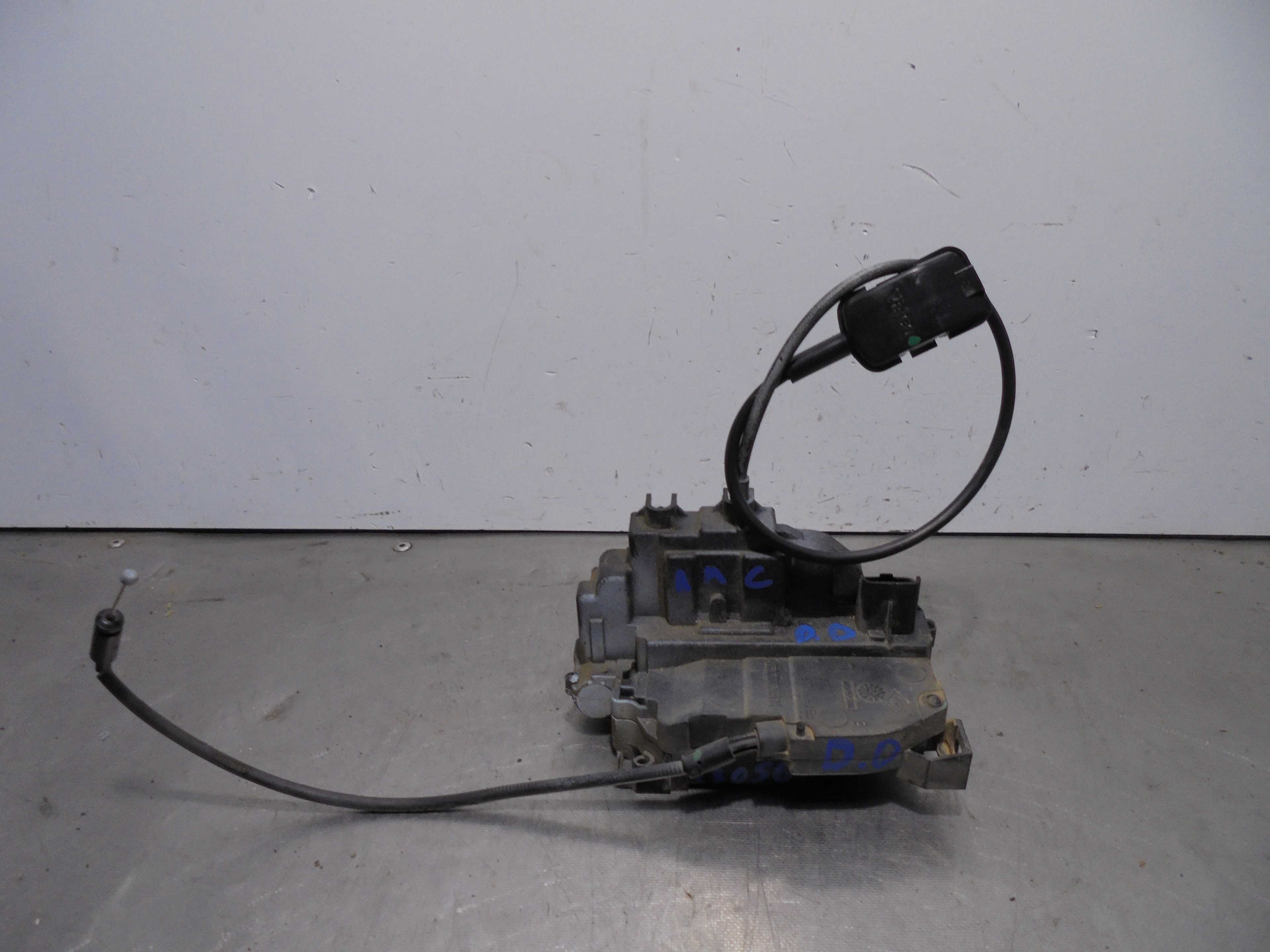 Recambio de cerradura puerta delantera derecha para renault clio iii authentique referencia OEM IAM  ELECTRICA 5 PUERTAS 