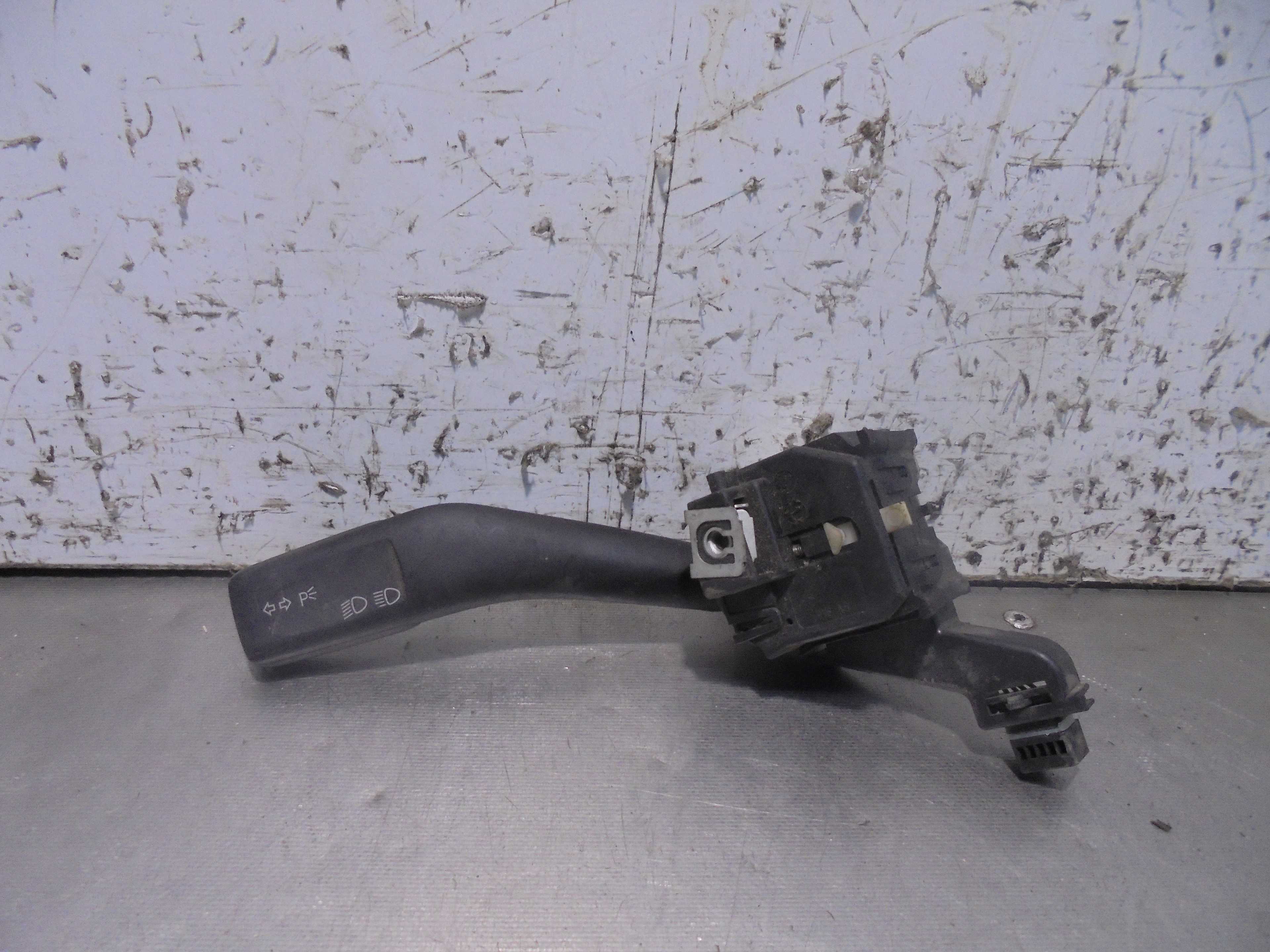 Recambio de mando intermitentes para seat leon (1p1) referencia OEM IAM 1K0953513  