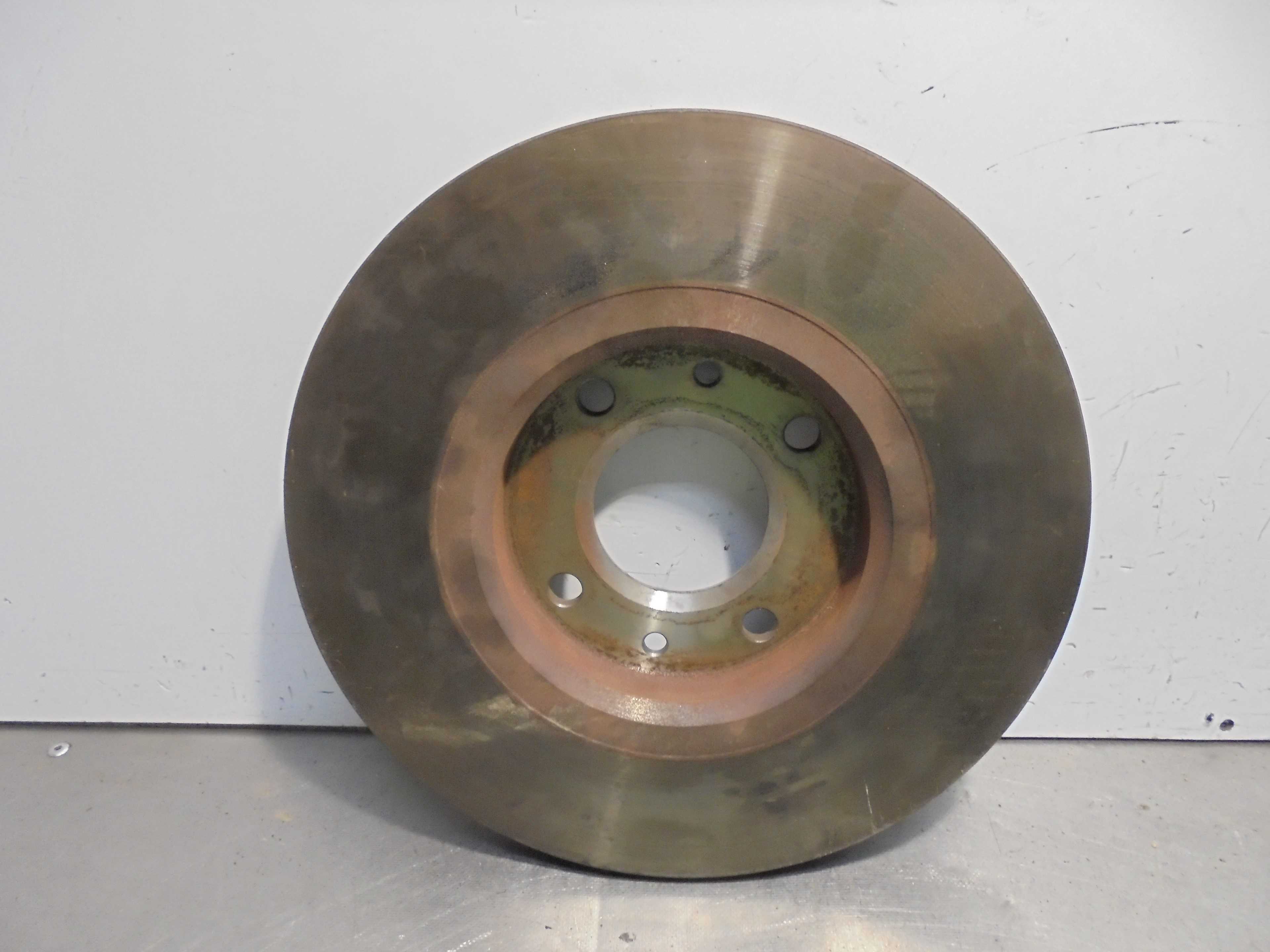 Recambio de disco freno delantero izquierdo para peugeot 5008 1.6 hdi fap referencia OEM IAM   