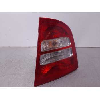 PILOTO TRASERO DERECHO 1U6945112 