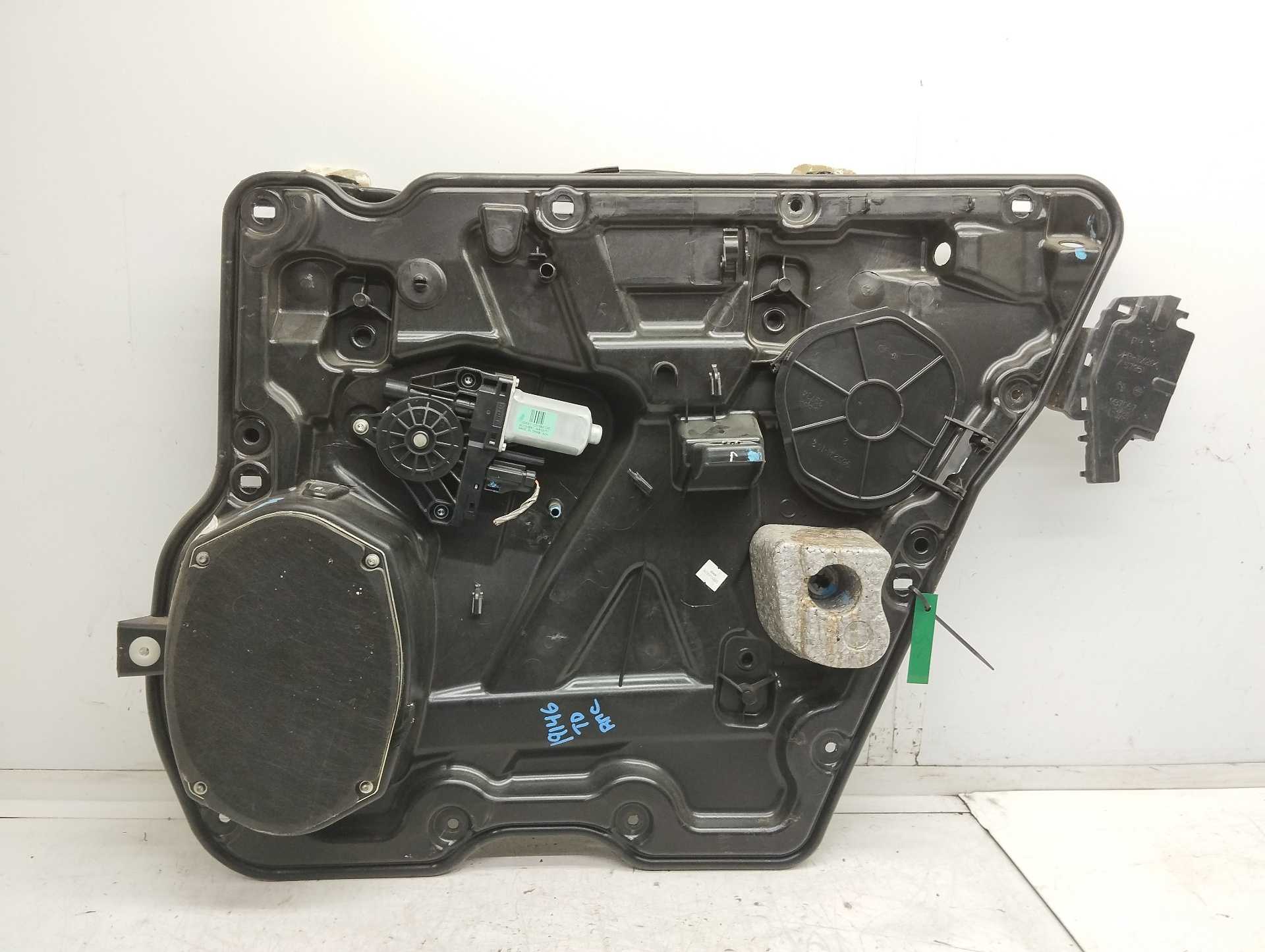 Recambio de elevalunas trasero derecho para fiat freemont (345) urban referencia OEM IAM C21363100 K68043738AA 00K68043738AA