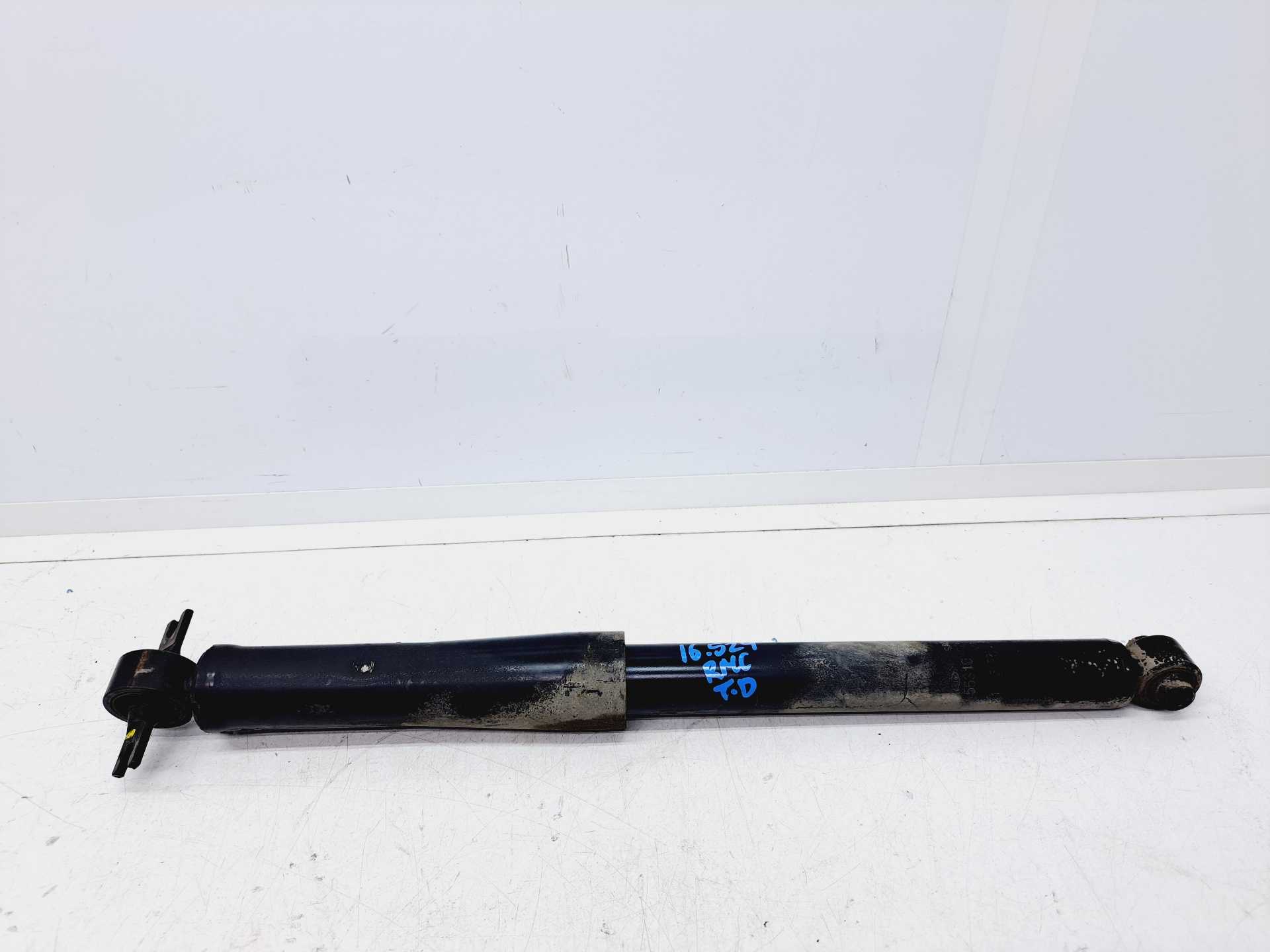 Recambio de amortiguador trasero derecho para kia rio ipanema berlina referencia OEM IAM 55310FD05 SACHS 