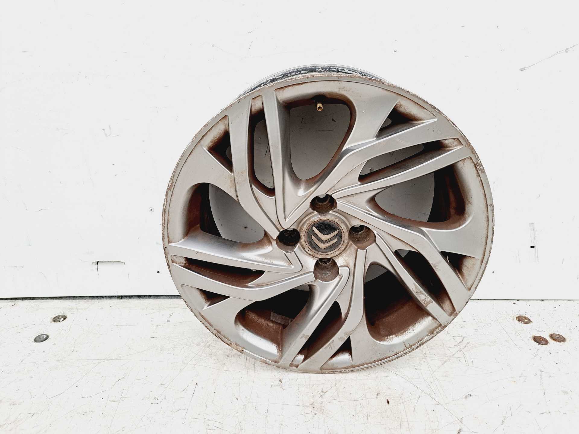 Recambio de llanta para citroën c4 berlina collection referencia OEM IAM 9687802677 R17 