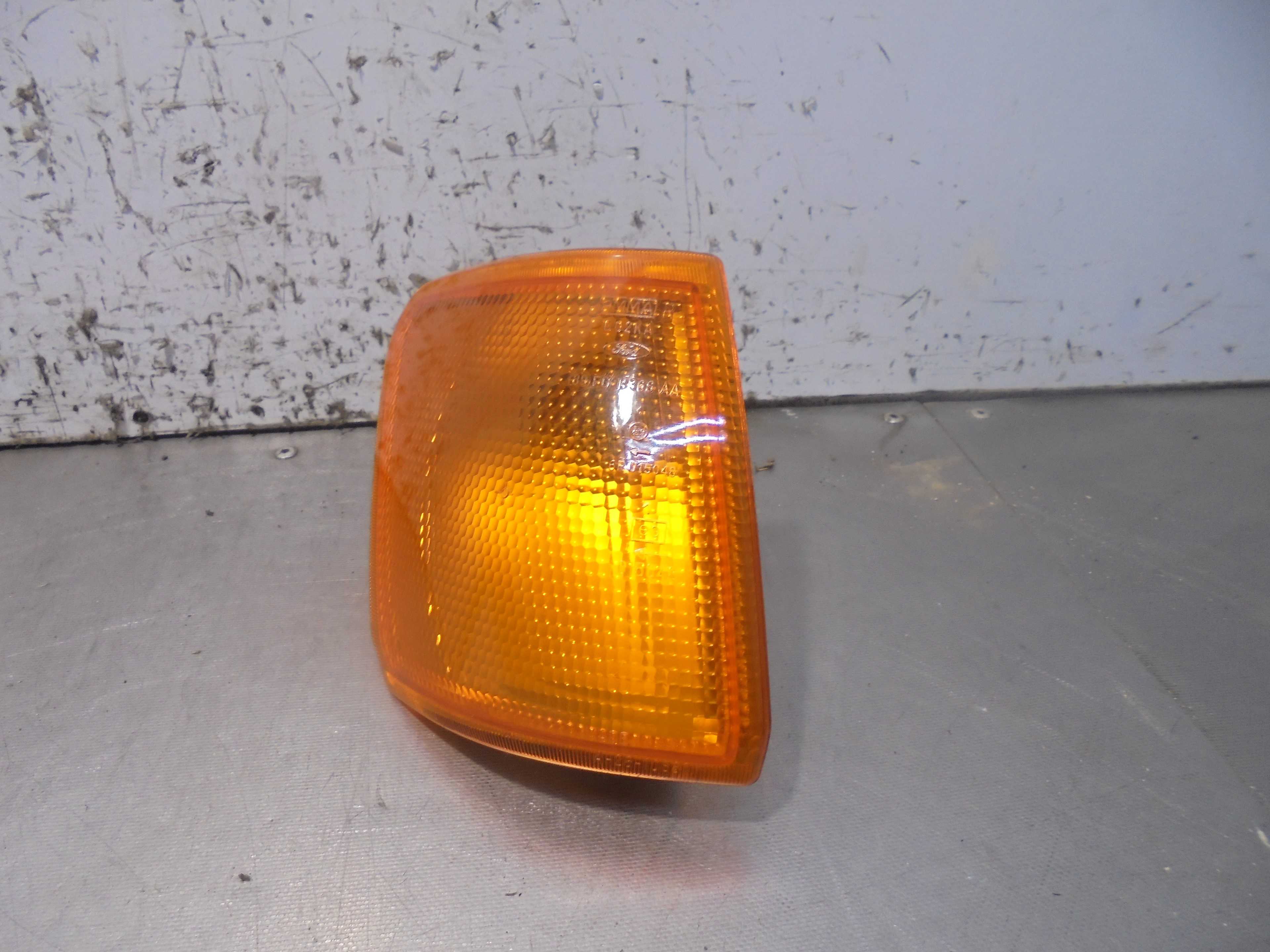 Recambio de piloto delantero derecho para ford fiesta berl./courier referencia OEM IAM FG13368AA  