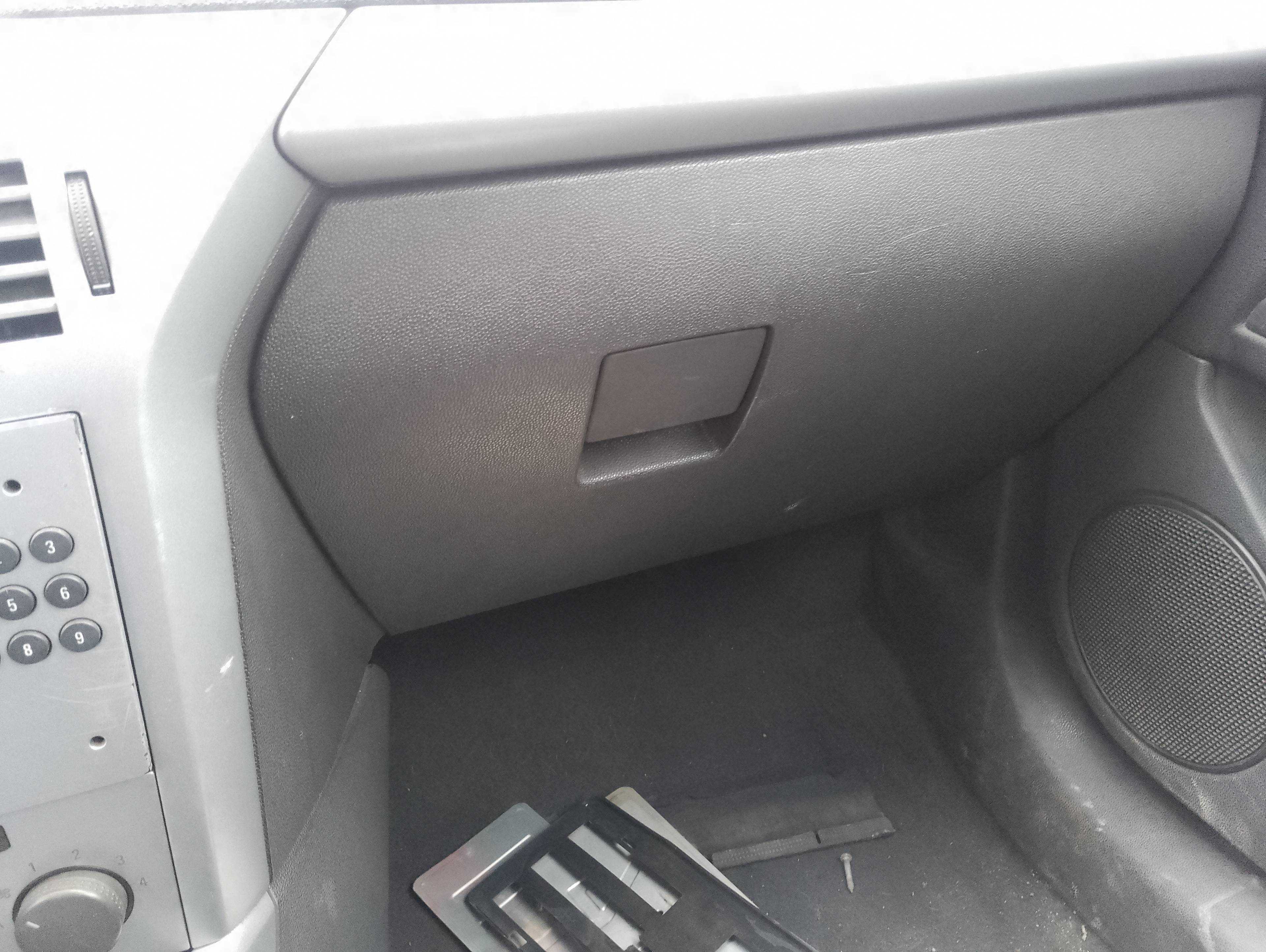 Recambio de guantera para opel astra gtc cosmo referencia OEM IAM   