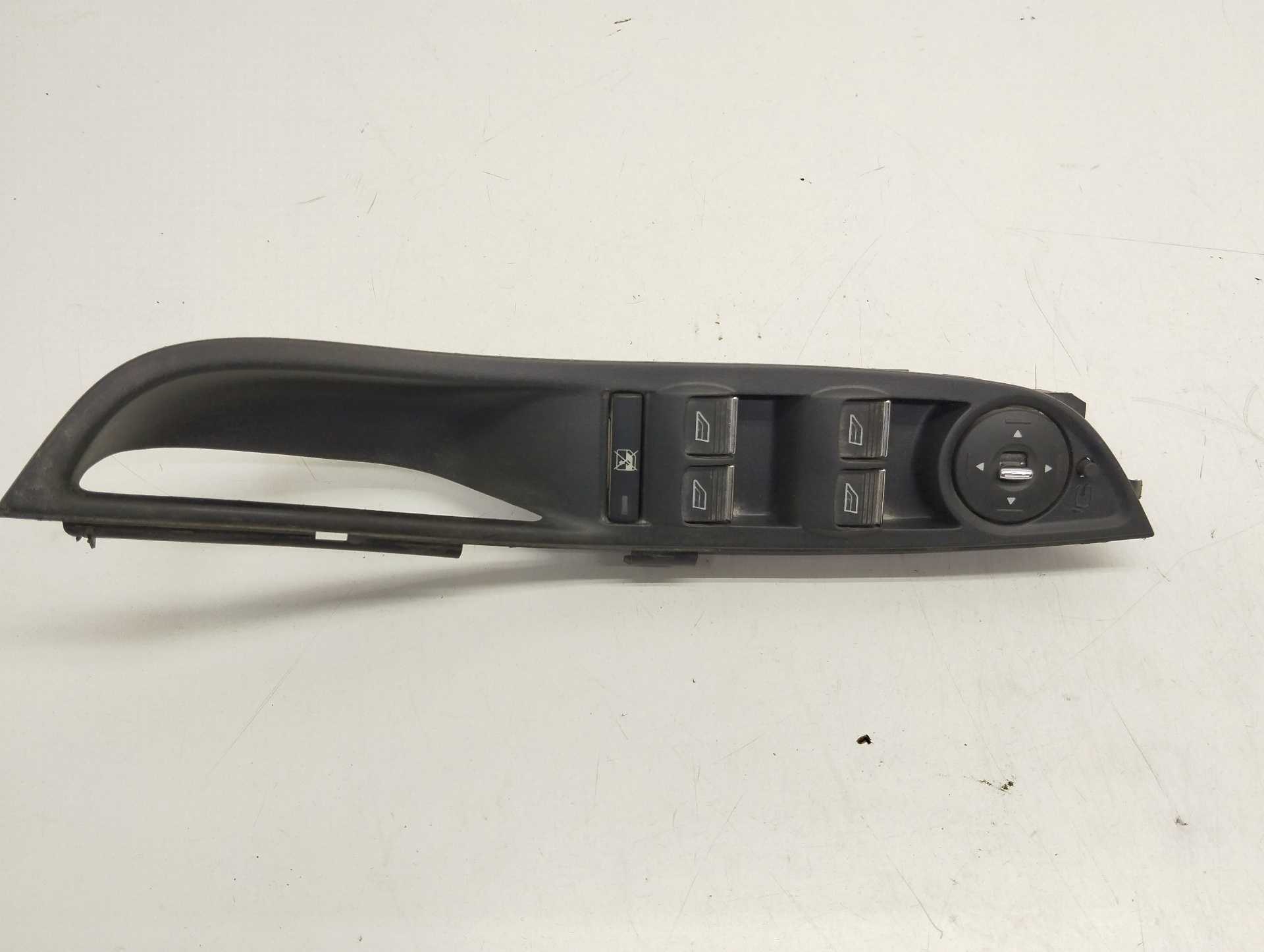 Recambio de mando elevalunas delantero izquierdo para ford focus lim. (cb8) edition referencia OEM IAM AM5T14A132CA  