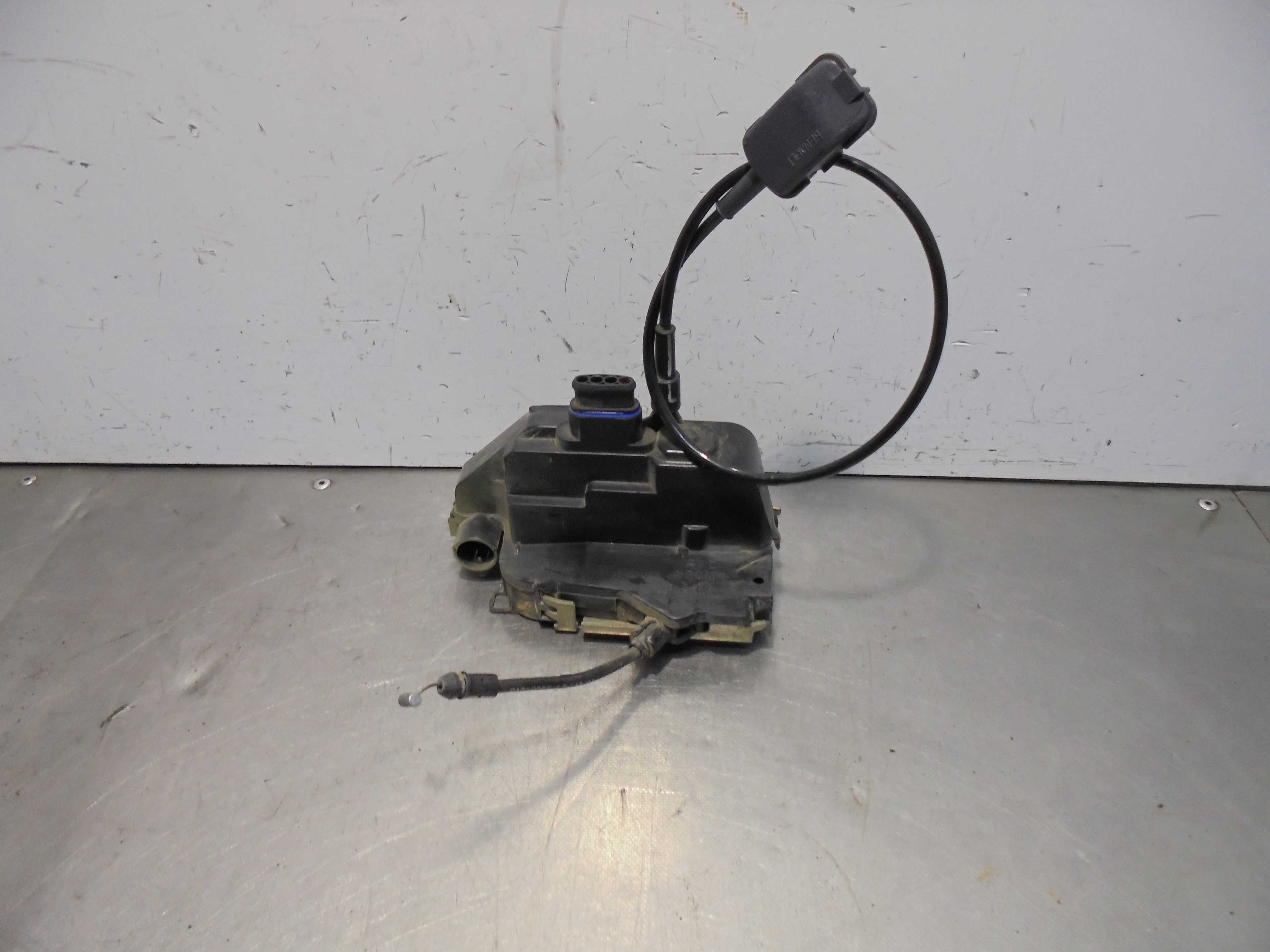 Recambio de cerradura puerta delantera derecha para renault megane ii berlina 5p authentique referencia OEM IAM   