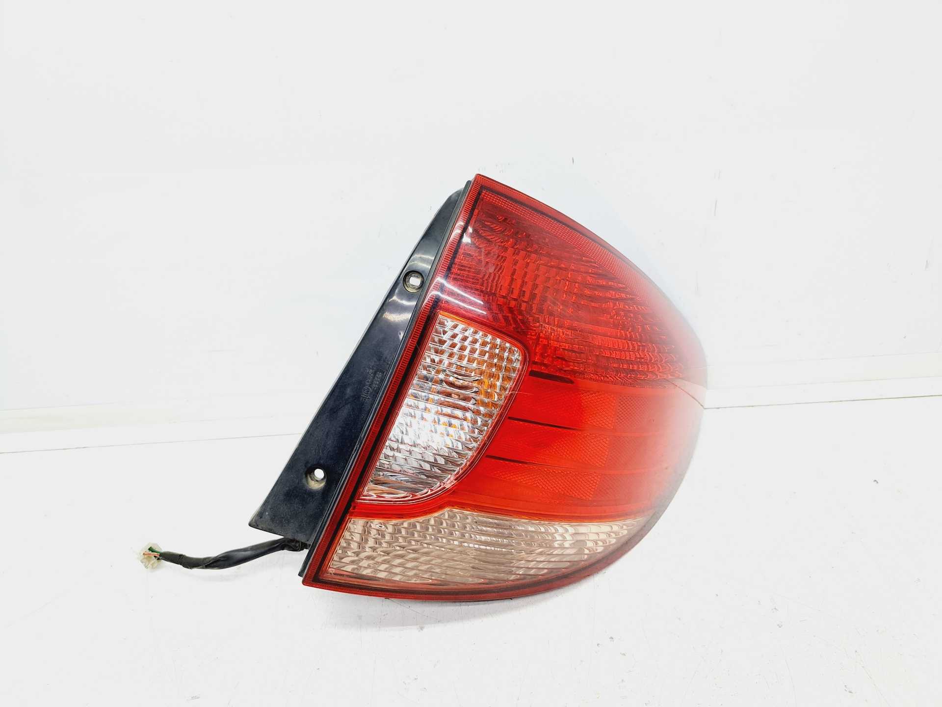 Recambio de piloto trasero derecho para kia rio ipanema berlina referencia OEM IAM 1769298  