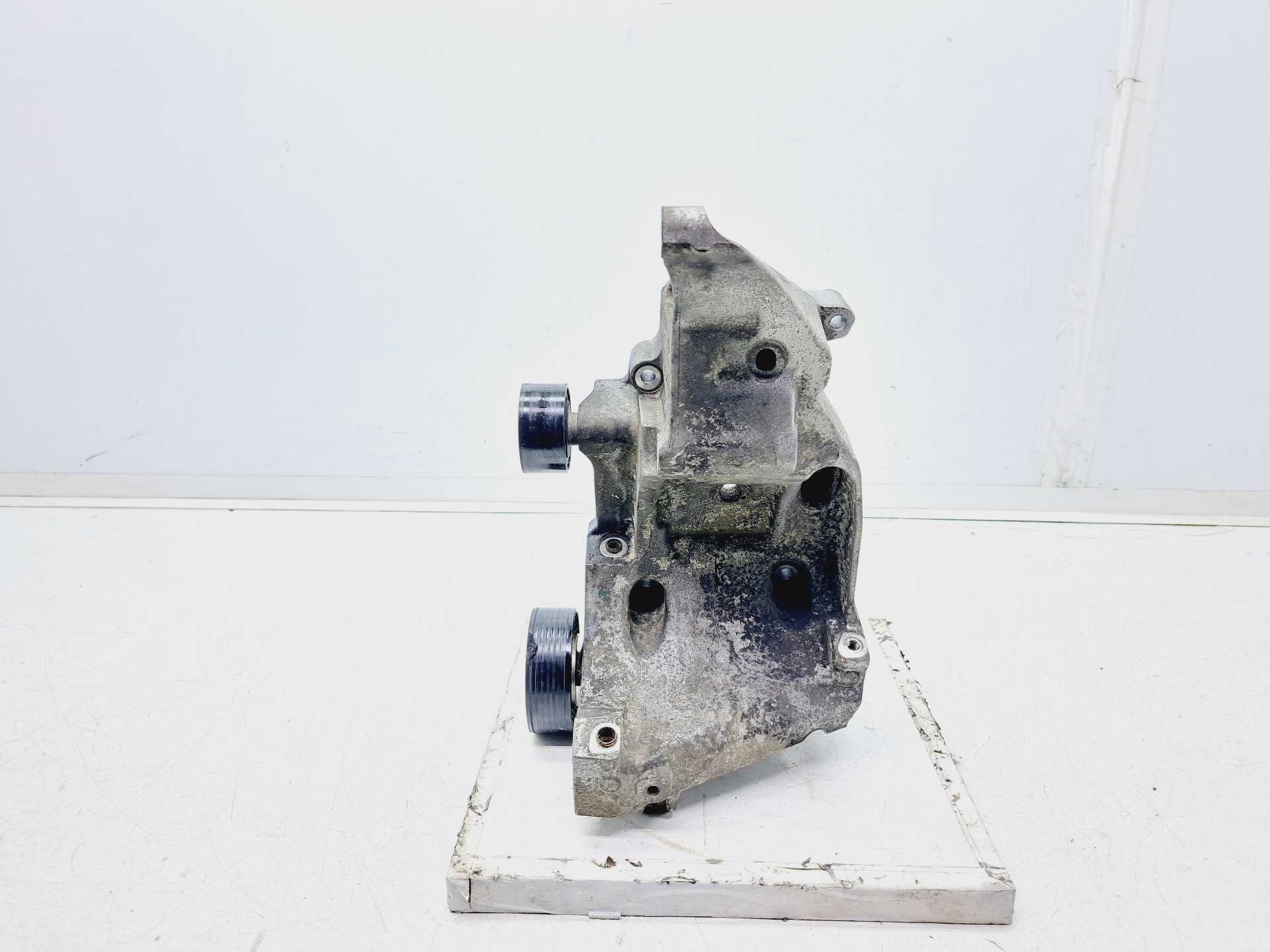 Recambio de soporte alternador para bmw serie 1 berlina (e81/e87) 118d referencia OEM IAM 1116780263902 13992010 