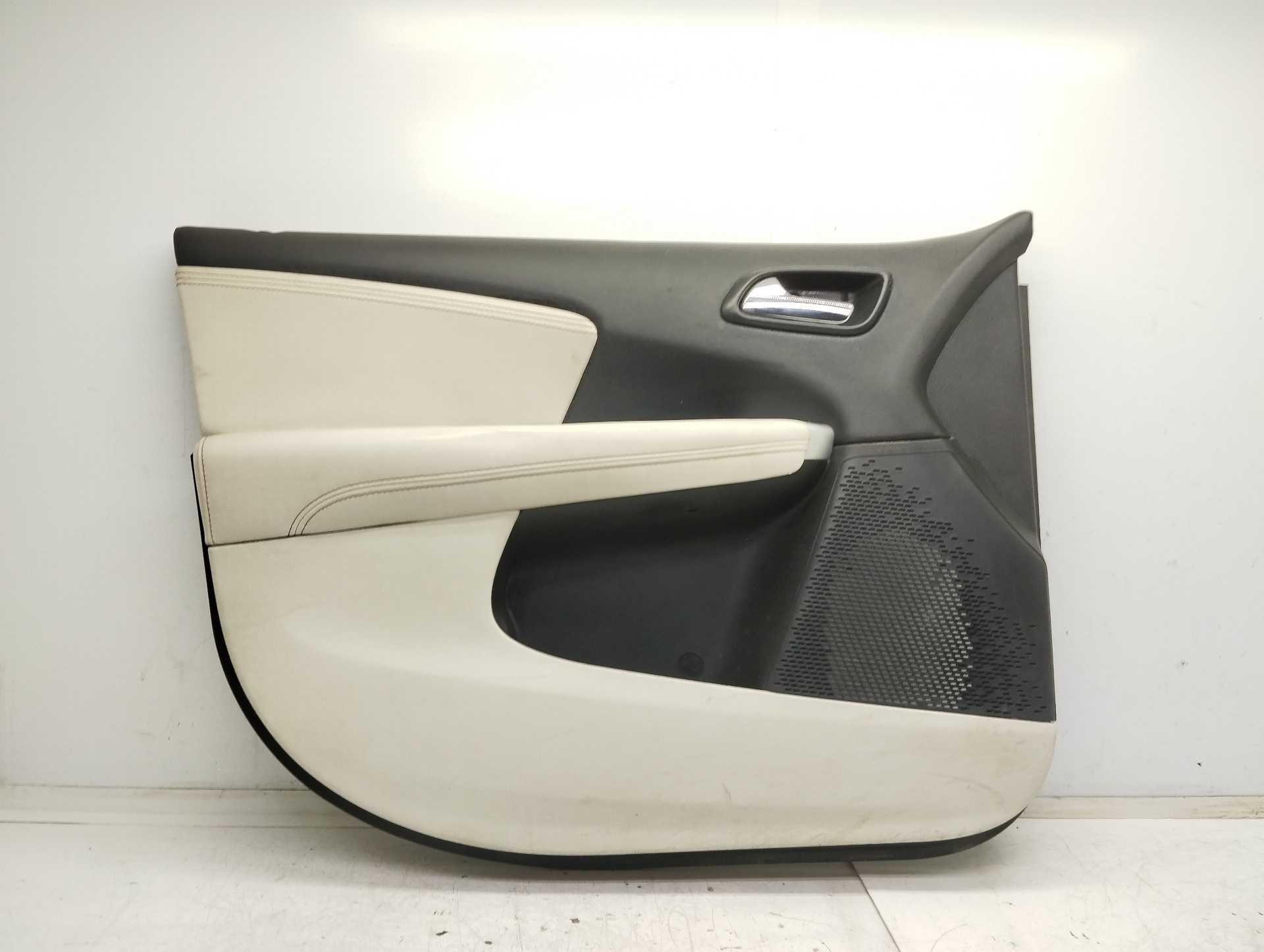 Recambio de guarnecido puerta delantera izquierda para fiat freemont (345) urban referencia OEM IAM 1QF251XWAG K1QF211X9AH 00K1Q