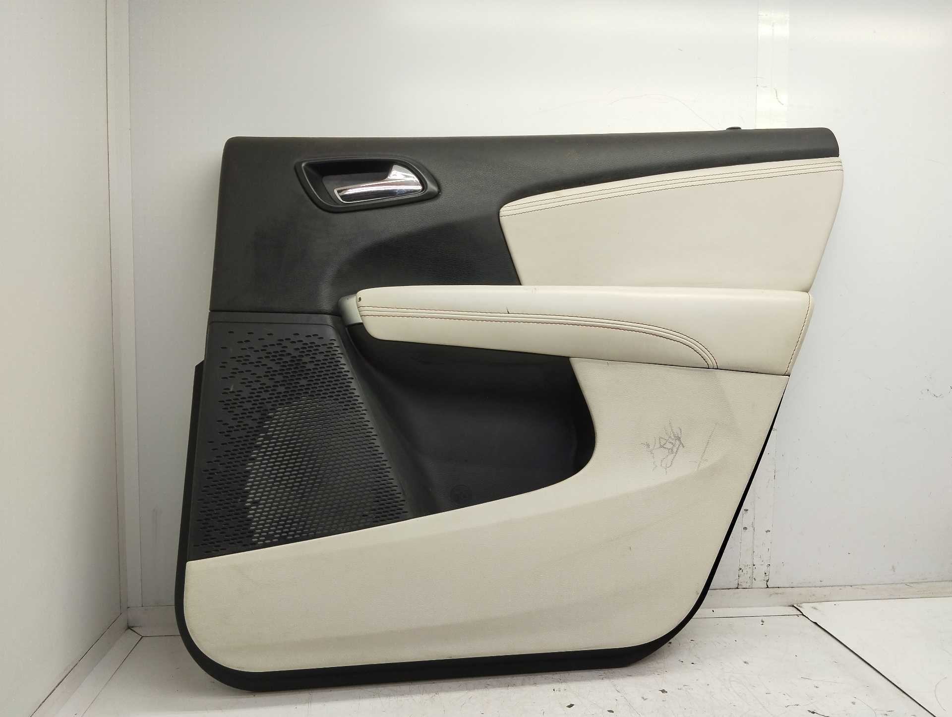 Recambio de guarnecido puerta trasera derecha para fiat freemont (345) urban referencia OEM IAM 1QF261XWAG K1QF261XBAH 00K1QF261