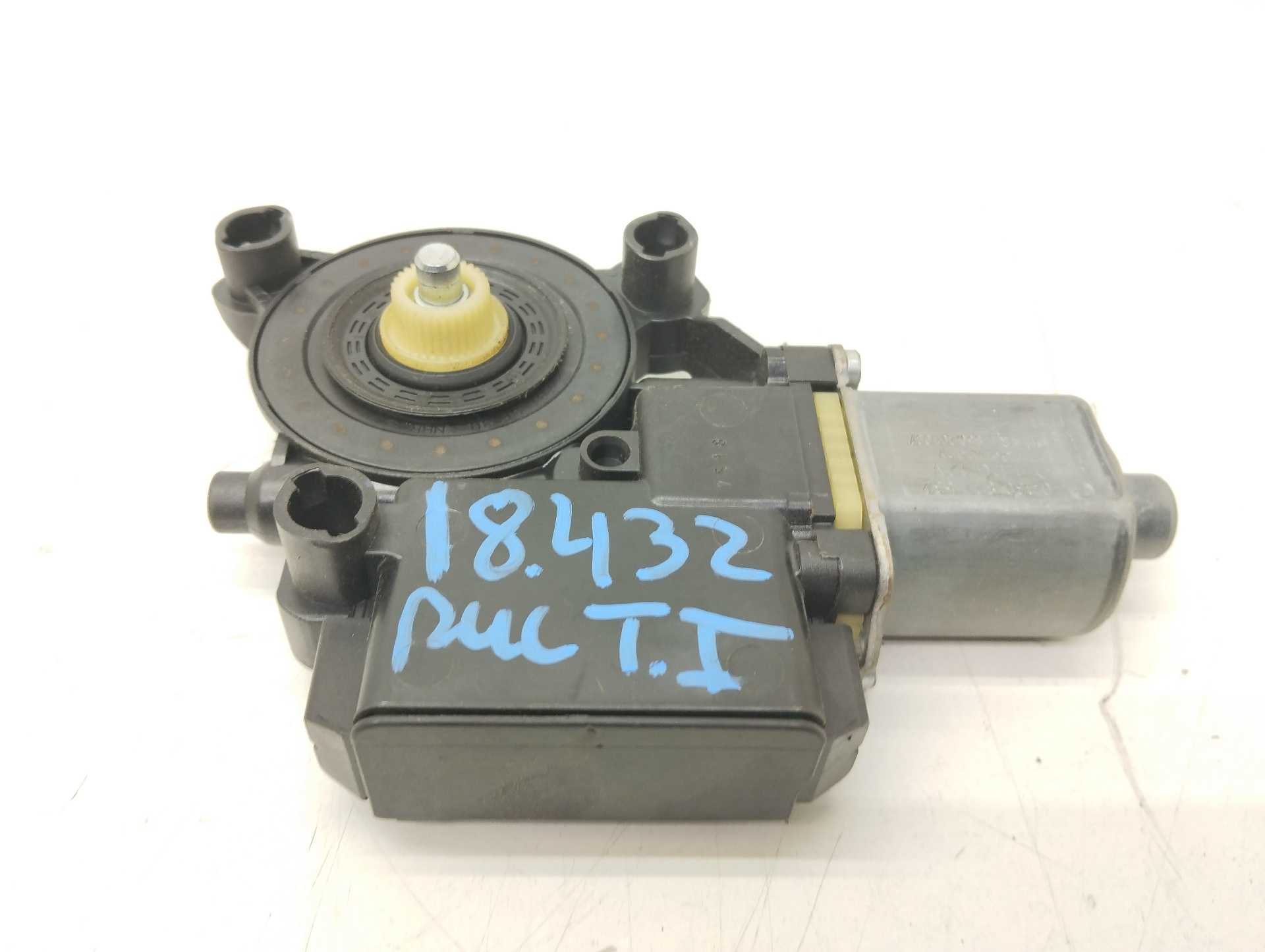 Recambio de motor elevalunas trasero izquierdo para volkswagen polo (6r1) 1.6 tdi referencia OEM IAM 6R0959811G  