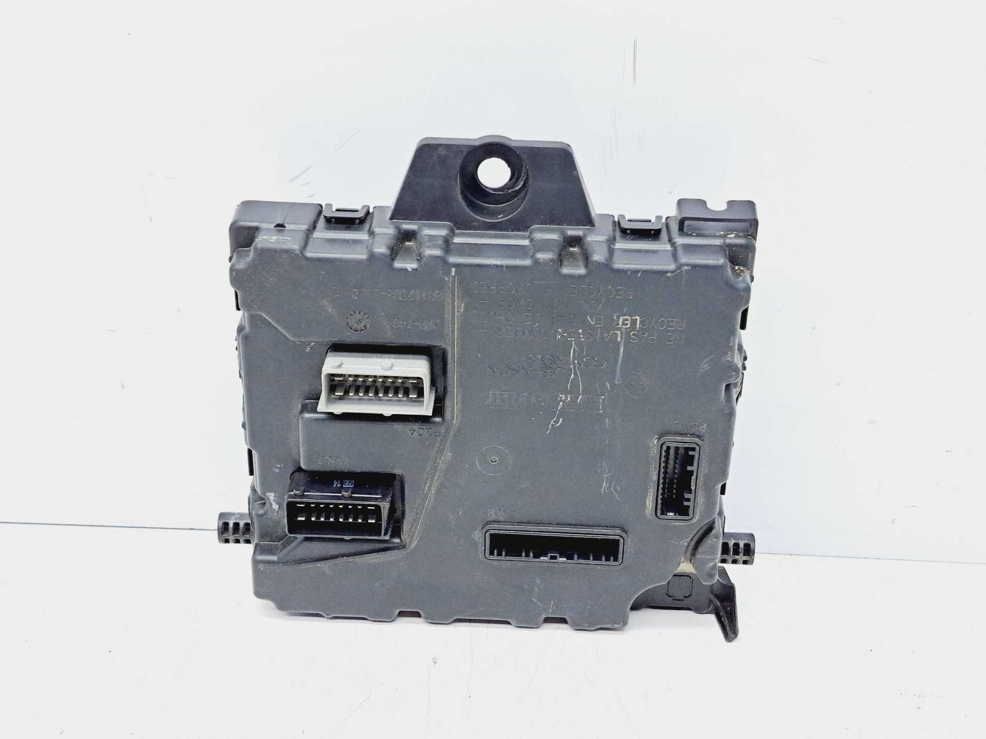 Recambio de centralita bcm para renault kangoo expression referencia OEM IAM 284B15323R  