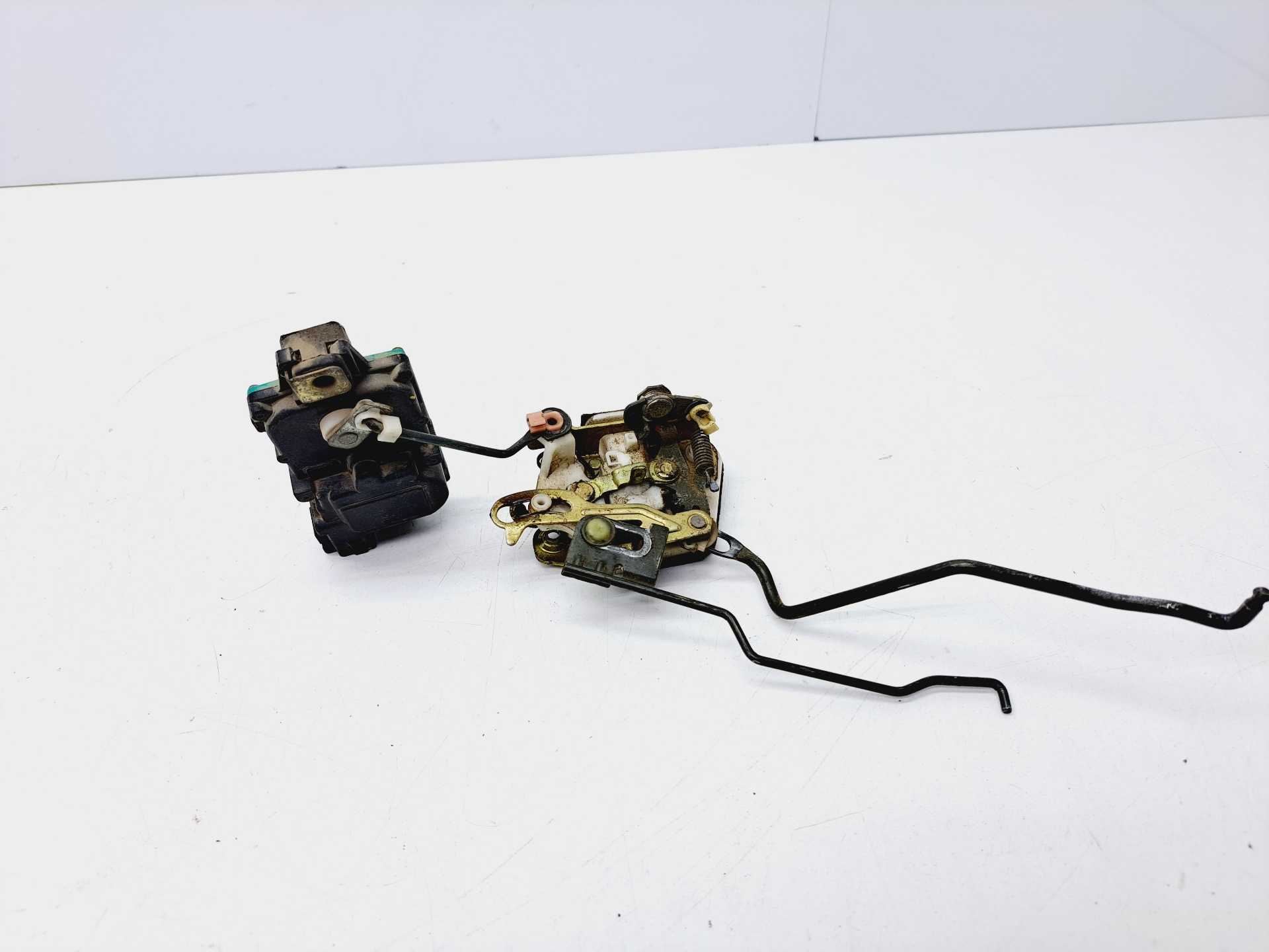 Recambio de cerradura puerta delantera izquierda para hyundai lantra berlina (rd) 1.9 d gls referencia OEM IAM   