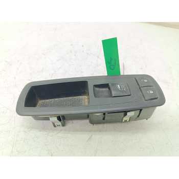 MANDO ELEVALUNAS DELANTERO DERECHO 56046822AD 10017667 
