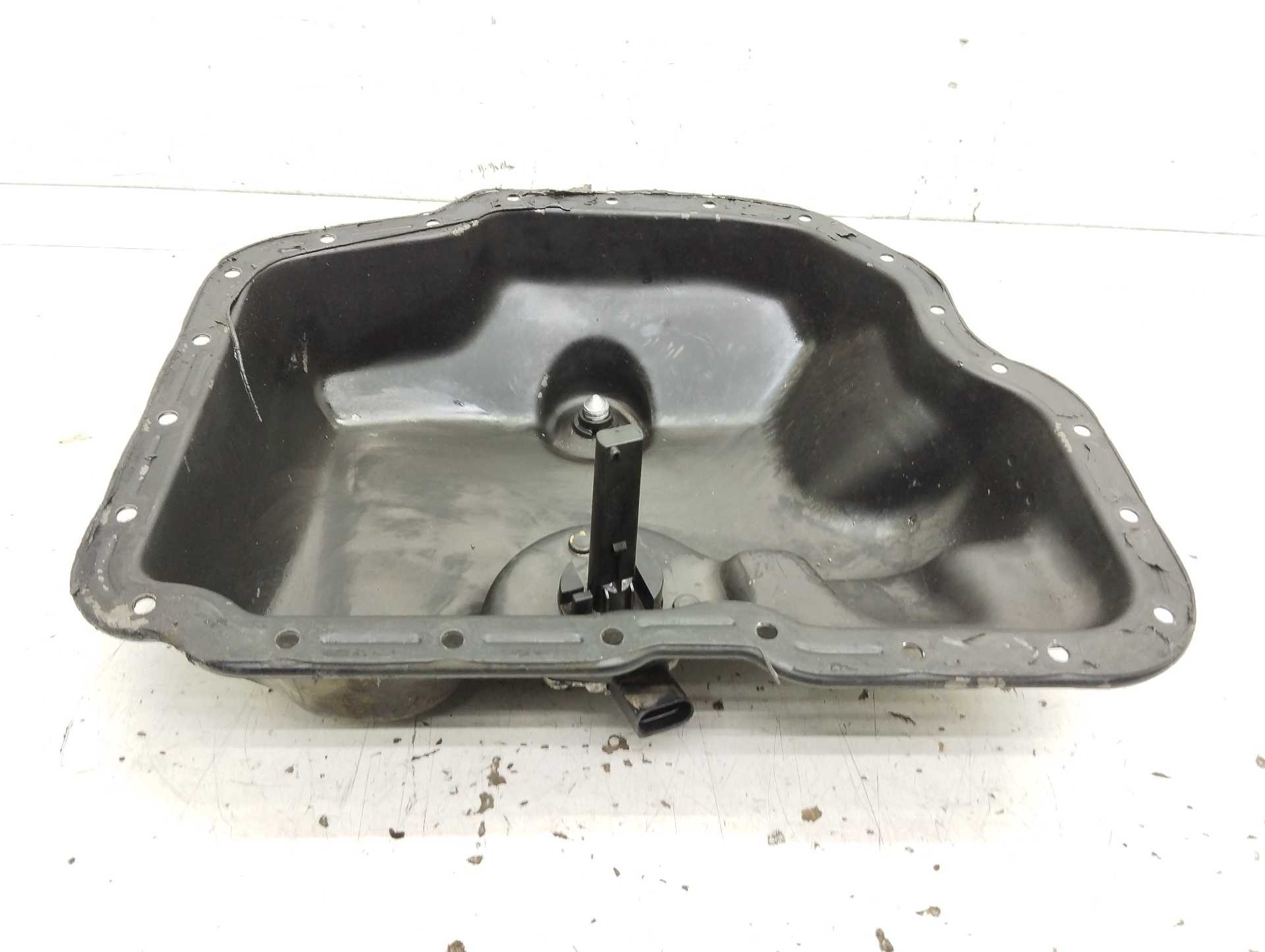 Recambio de carter para volkswagen touareg (7la) tdi v6 referencia OEM IAM 6PR00807905 06E907660 HELLA