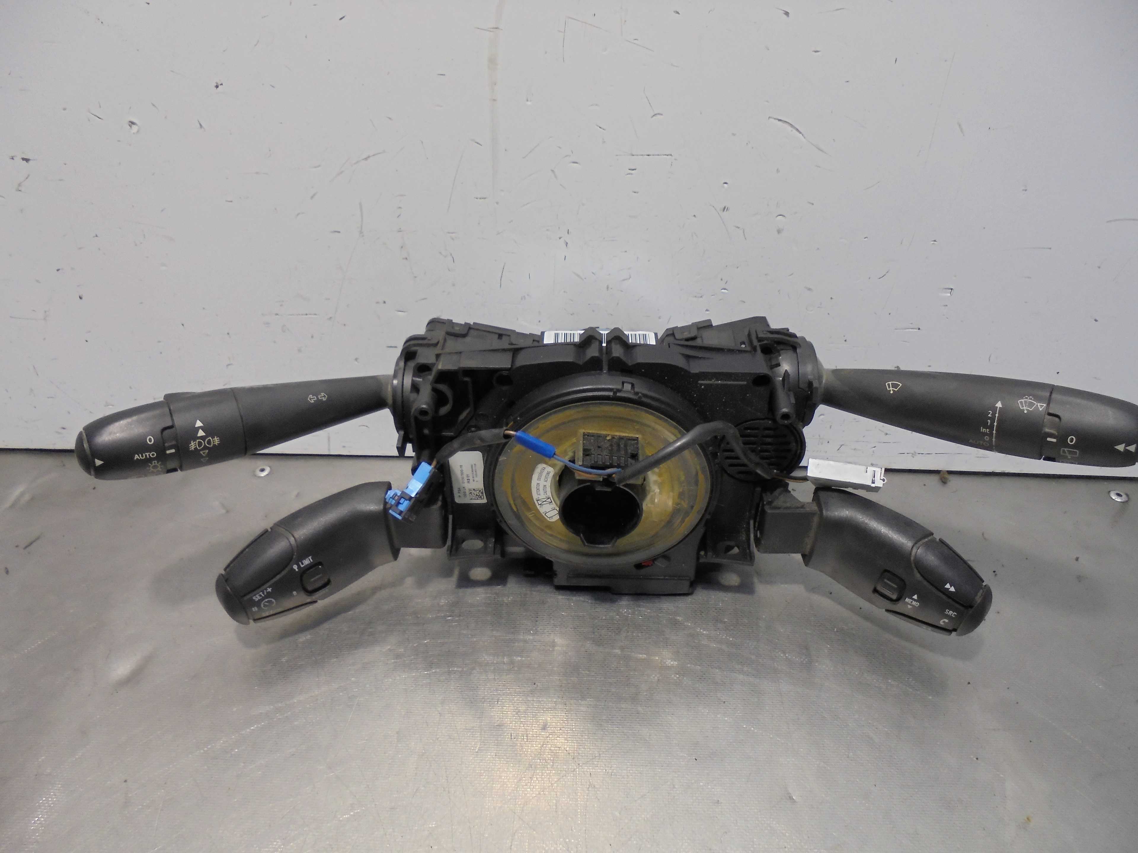 Recambio de mando luces/intermitencia (com2000) para peugeot 5008 1.6 hdi fap referencia OEM IAM 96667319XT LUK 