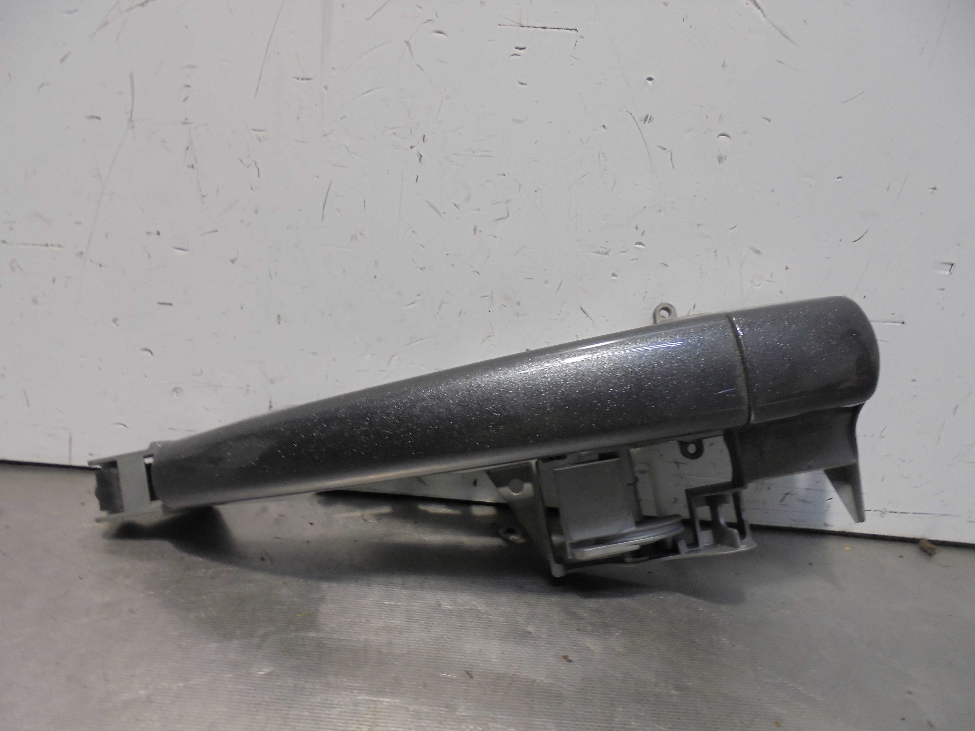 Recambio de maneta exterior delantera derecha para peugeot 5008 1.6 hdi fap referencia OEM IAM 9684559980  