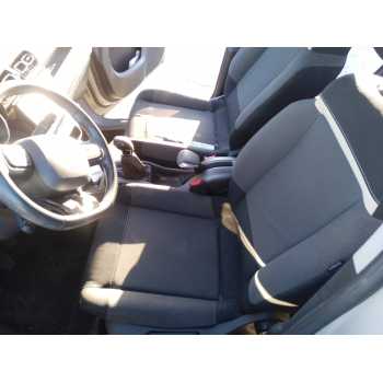 ASIENTO DELANTERO IZQUIERDO 