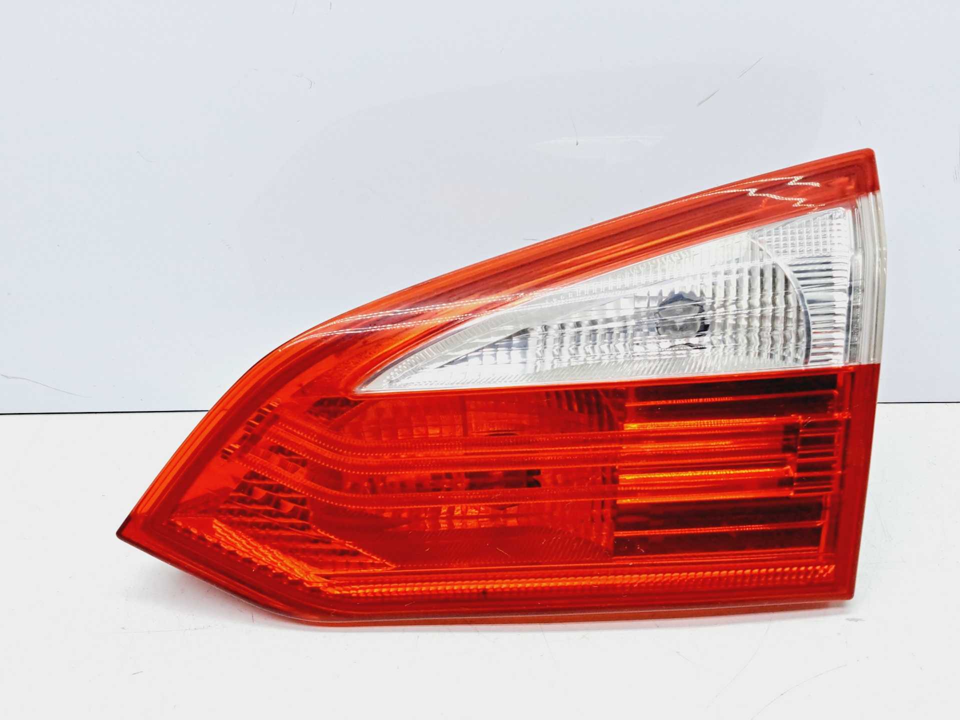 Recambio de piloto porton trasero derecho para ford focus lim. (cb8) edition referencia OEM IAM BM5113A602DC VISTEON 