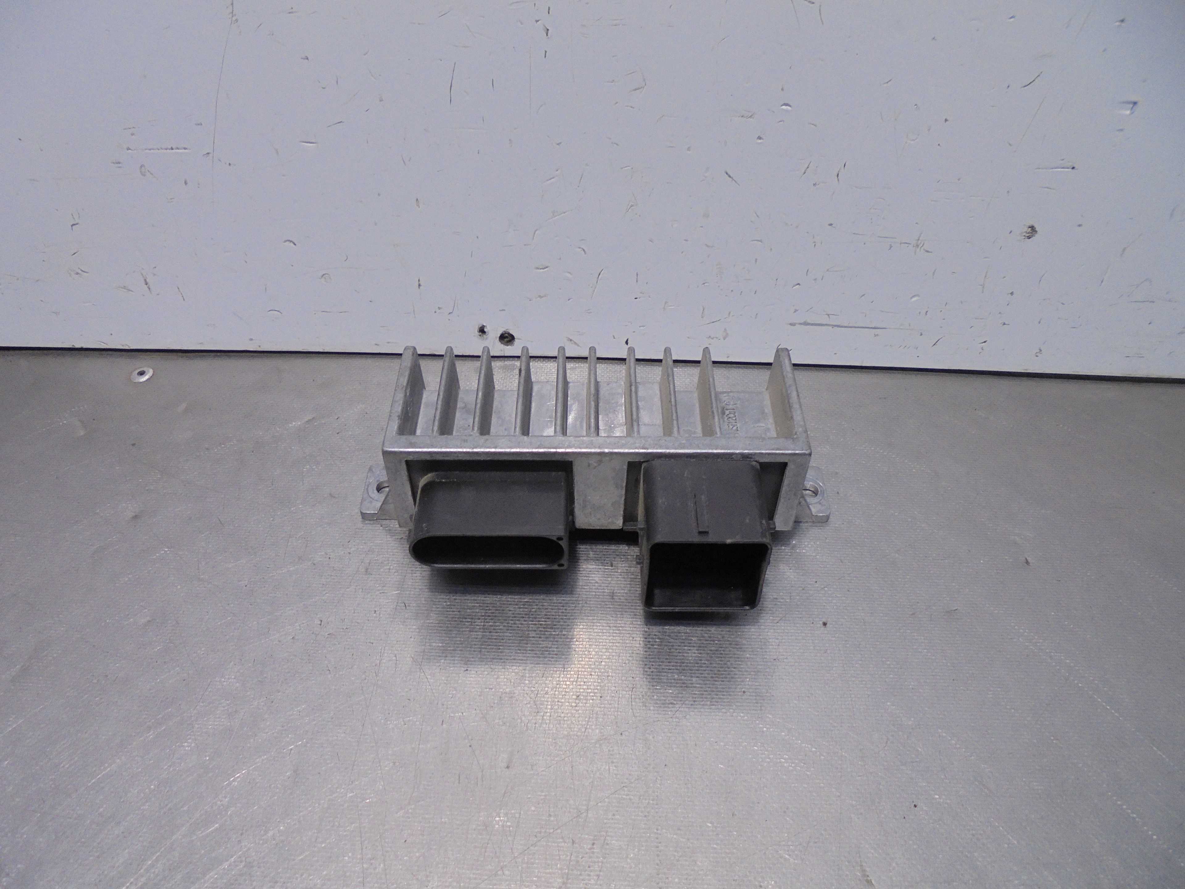 Recambio de caja precalentamiento para renault express referencia OEM IAM 271202380R  