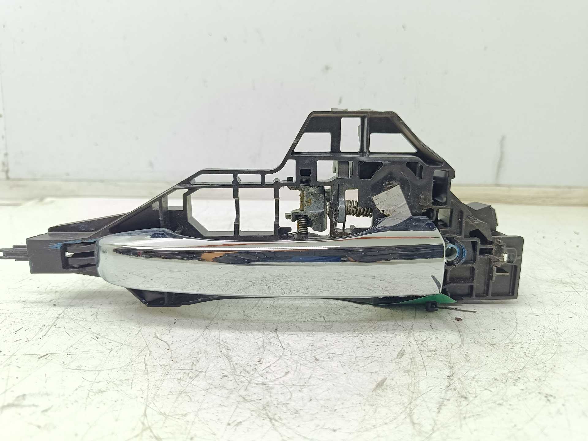 Recambio de maneta exterior trasera derecha para fiat freemont (345) urban referencia OEM IAM 460620000 00K1RH65WS2AD 00K1RH65KA