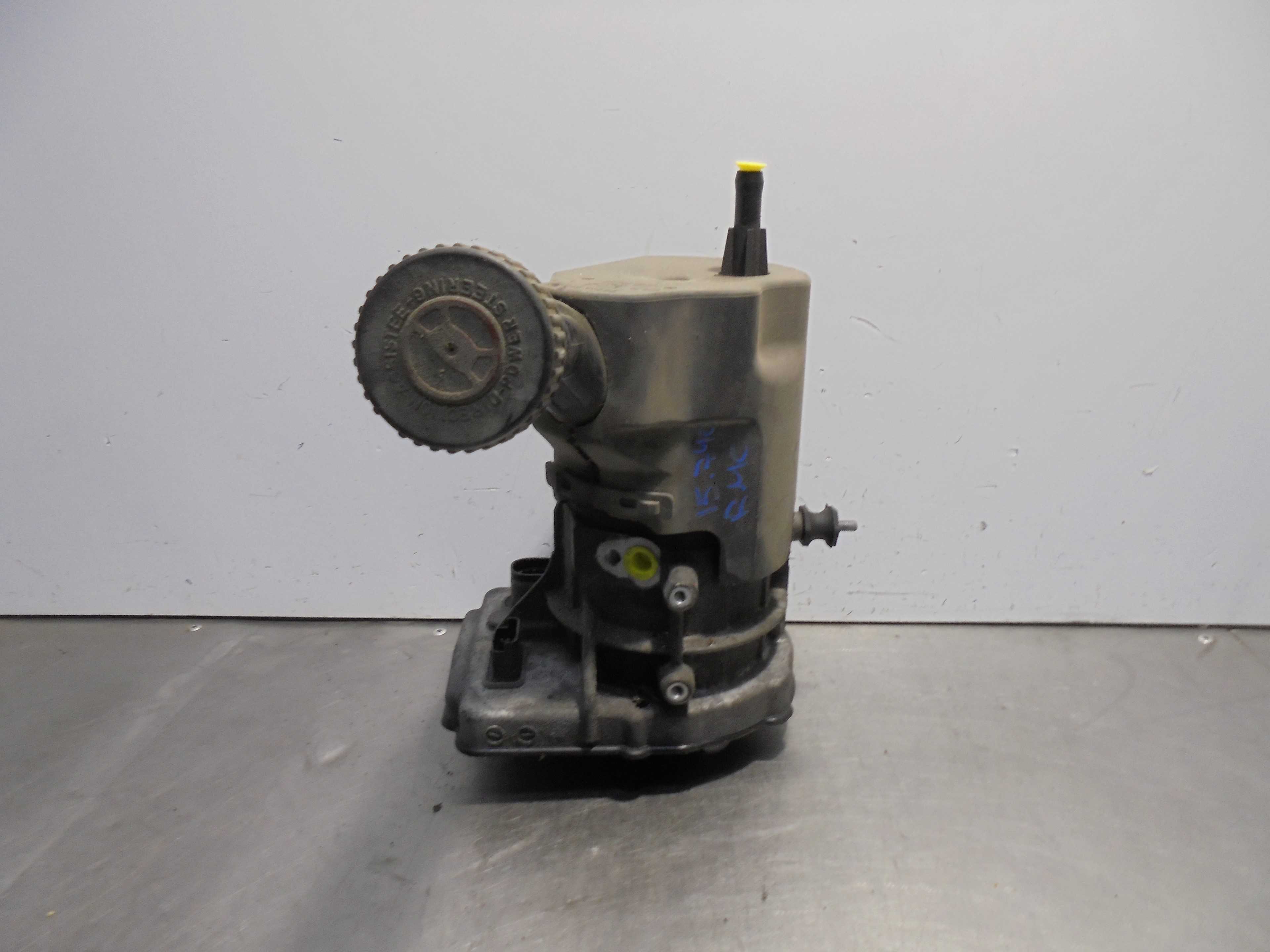 Recambio de bomba servodireccion para peugeot 308 sport referencia OEM IAM 9684979180  