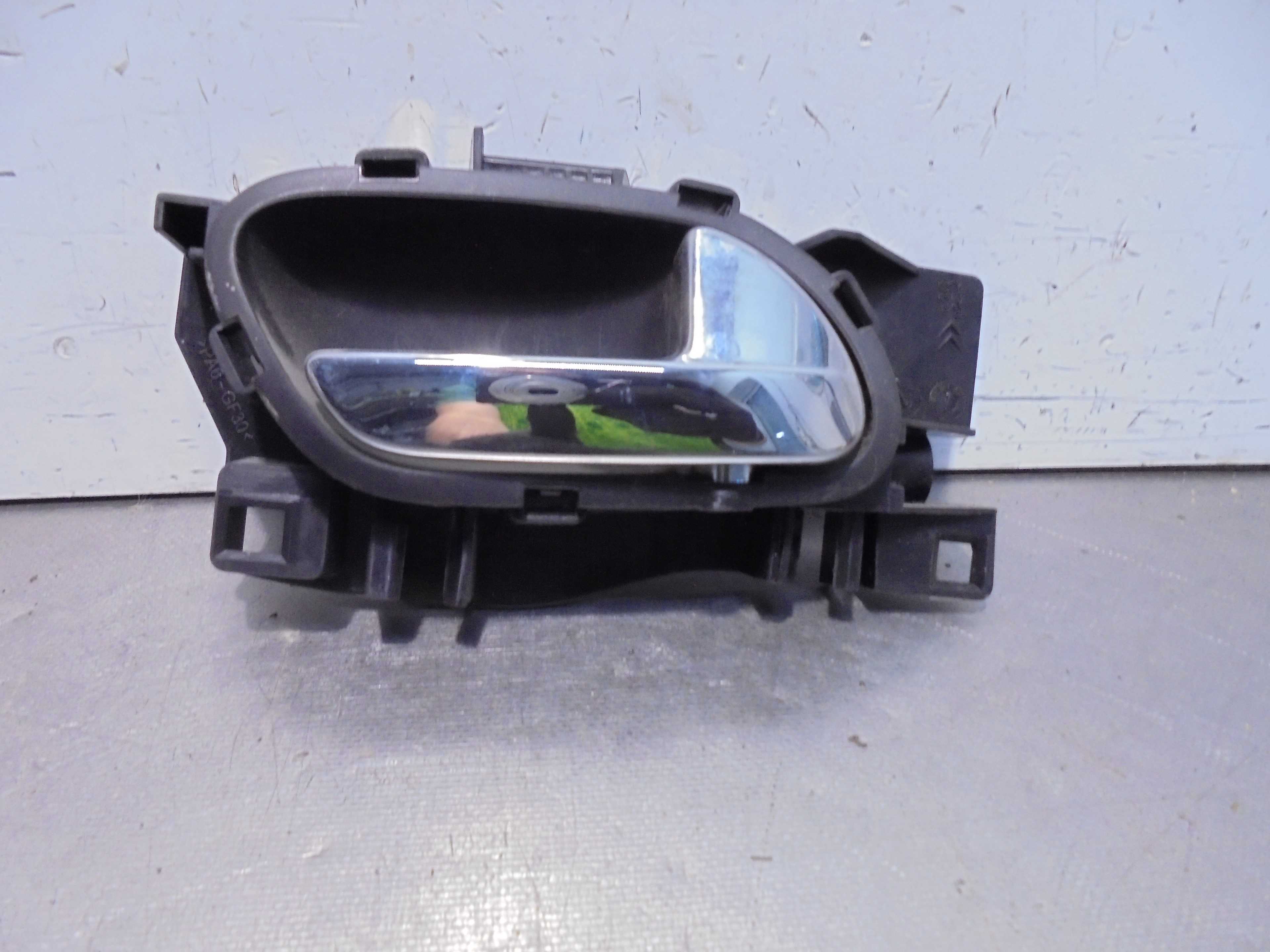 Recambio de maneta interior trasera derecha para peugeot 5008 1.6 hdi fap referencia OEM IAM 9683446577  