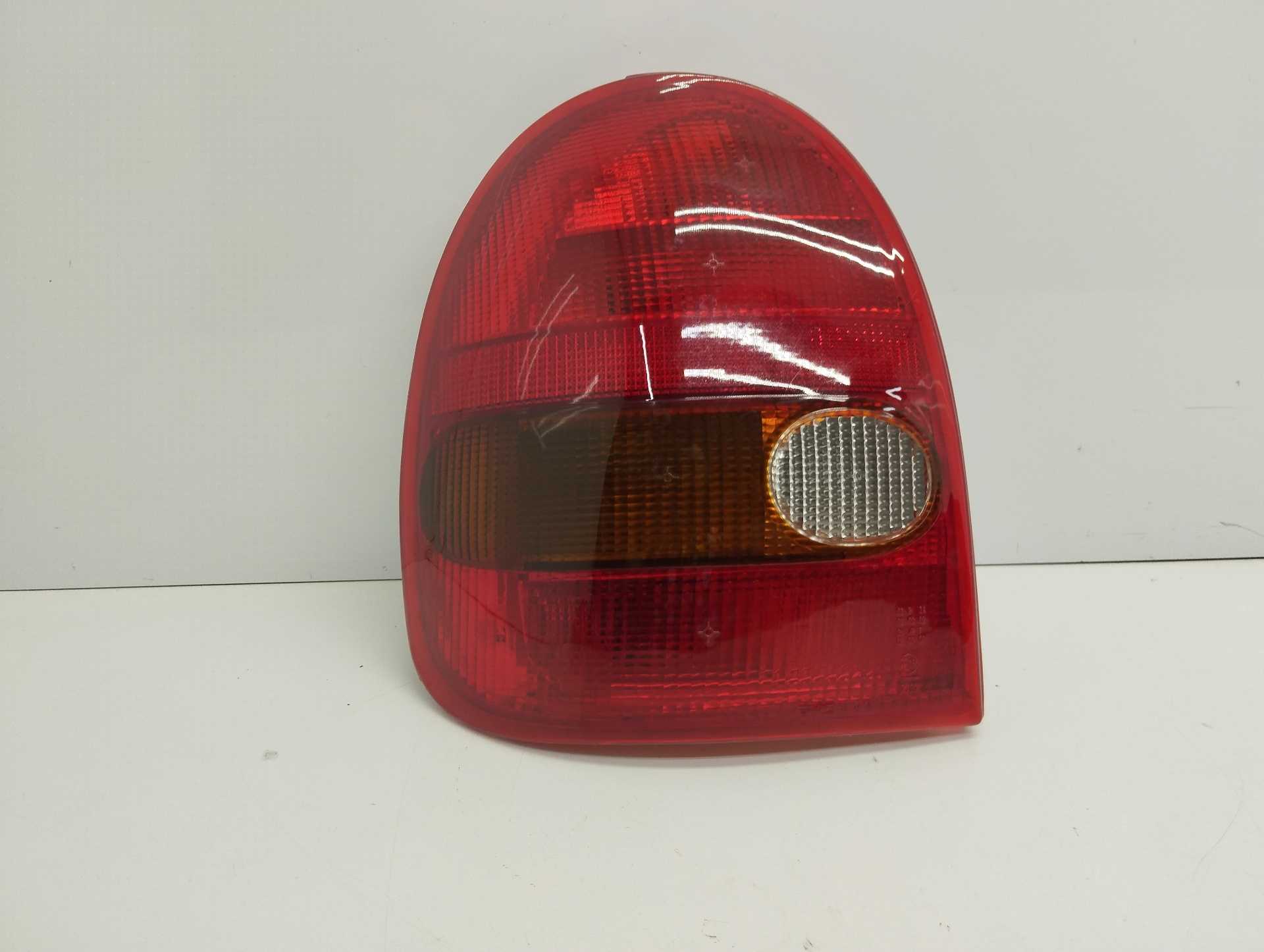Recambio de piloto trasero izquierdo para opel corsa b base referencia OEM IAM   