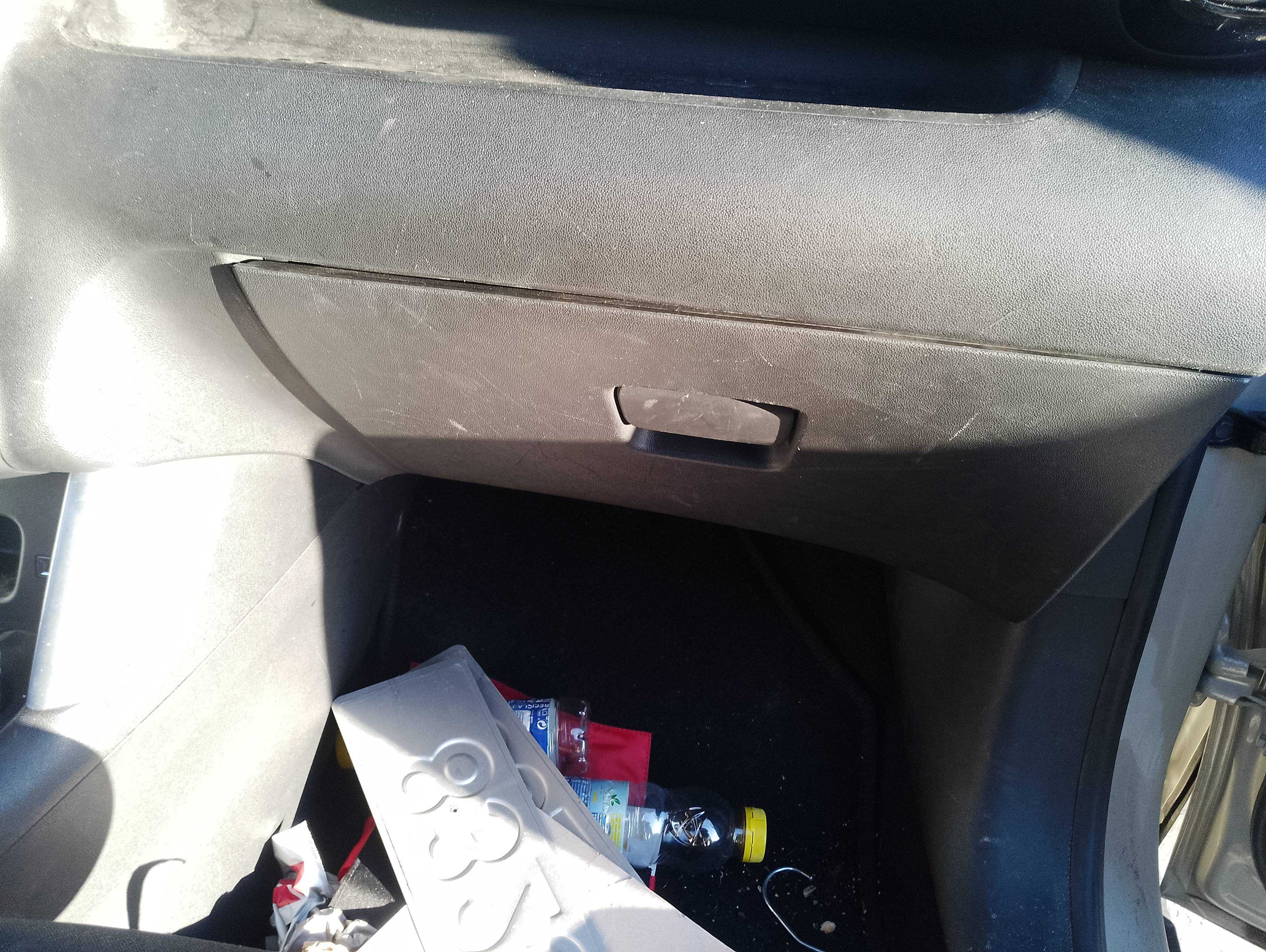 Recambio de guantera para citroën c3 aircross rip curl referencia OEM IAM   