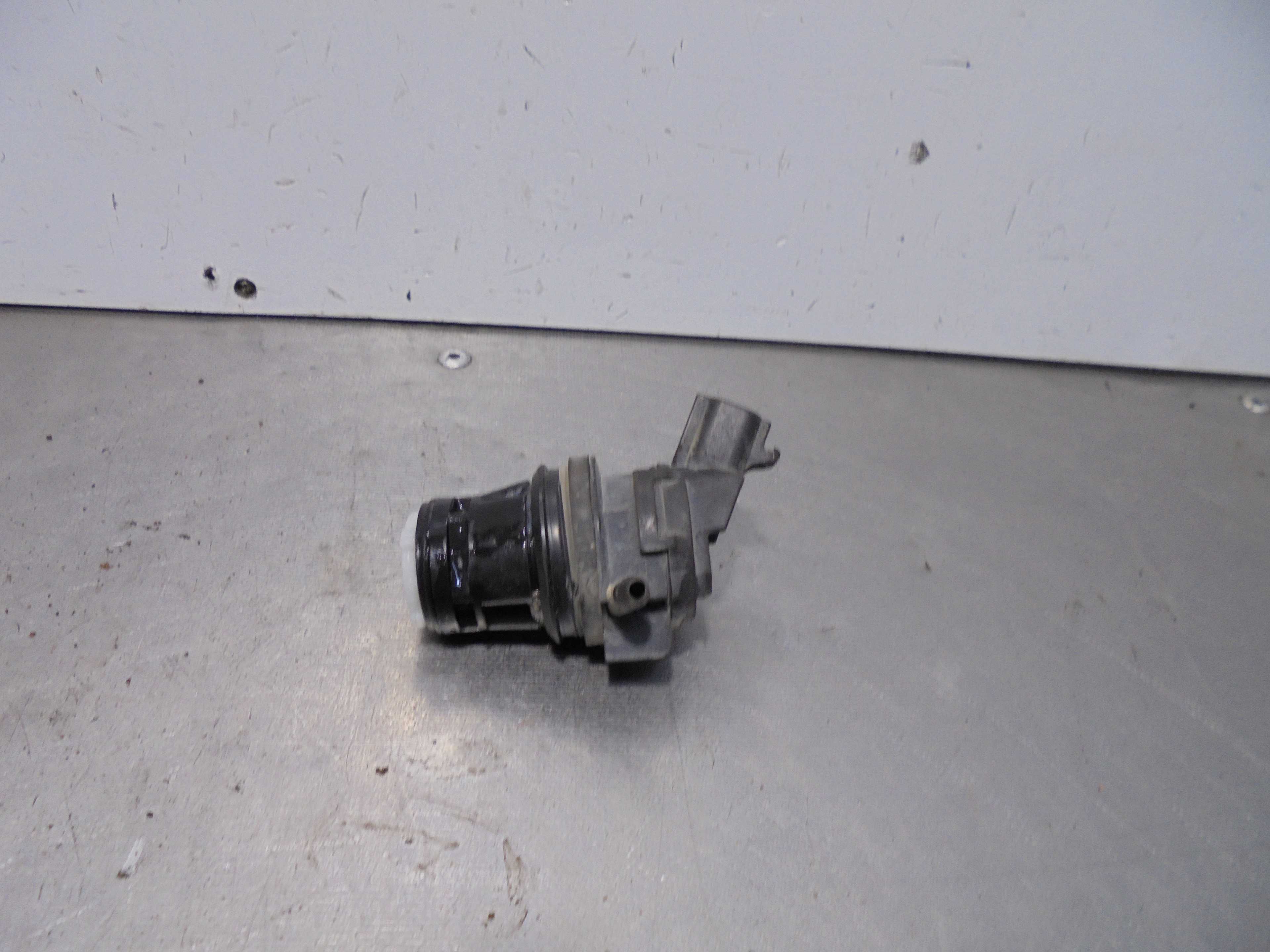 Recambio de bomba limpia para toyota prius+ 1.8 16v cat referencia OEM IAM 8533060180 DENSO 