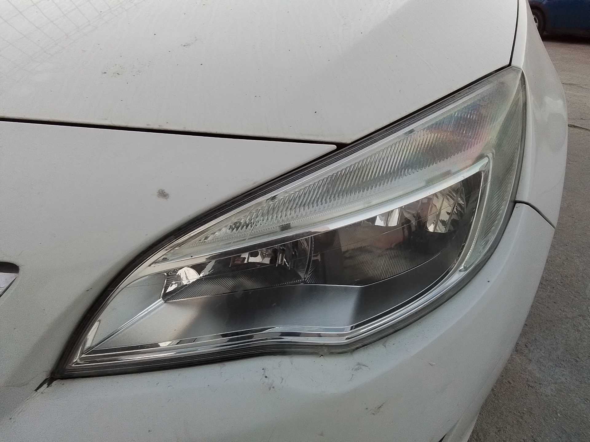 Recambio de faro izquierdo para opel astra j lim. 1.3 16v cdti referencia OEM IAM   
