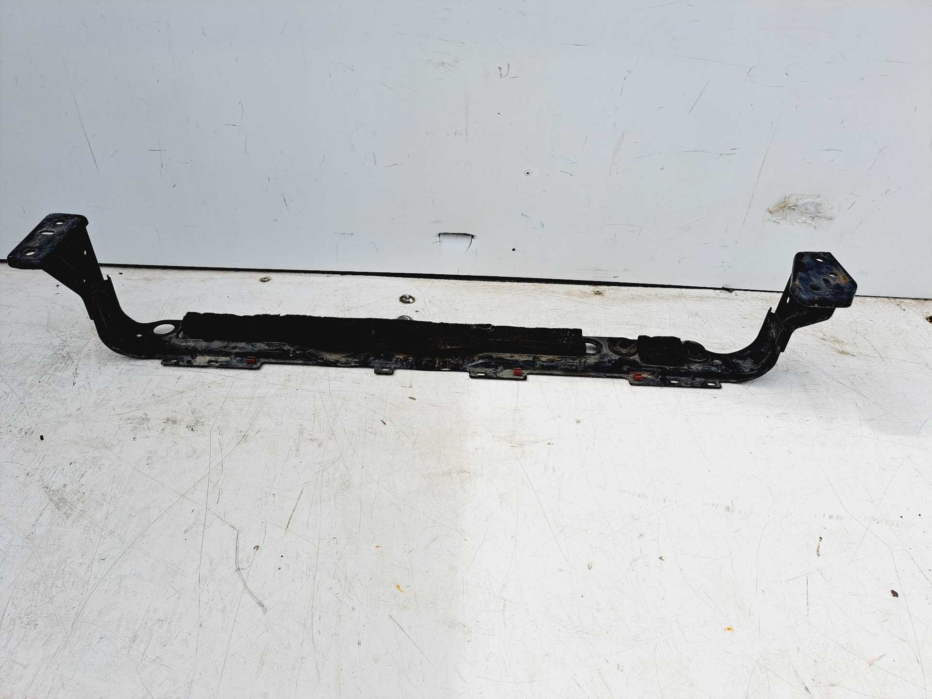 Recambio de travesaño inferior para ford focus lim. (cb8) edition referencia OEM IAM   
