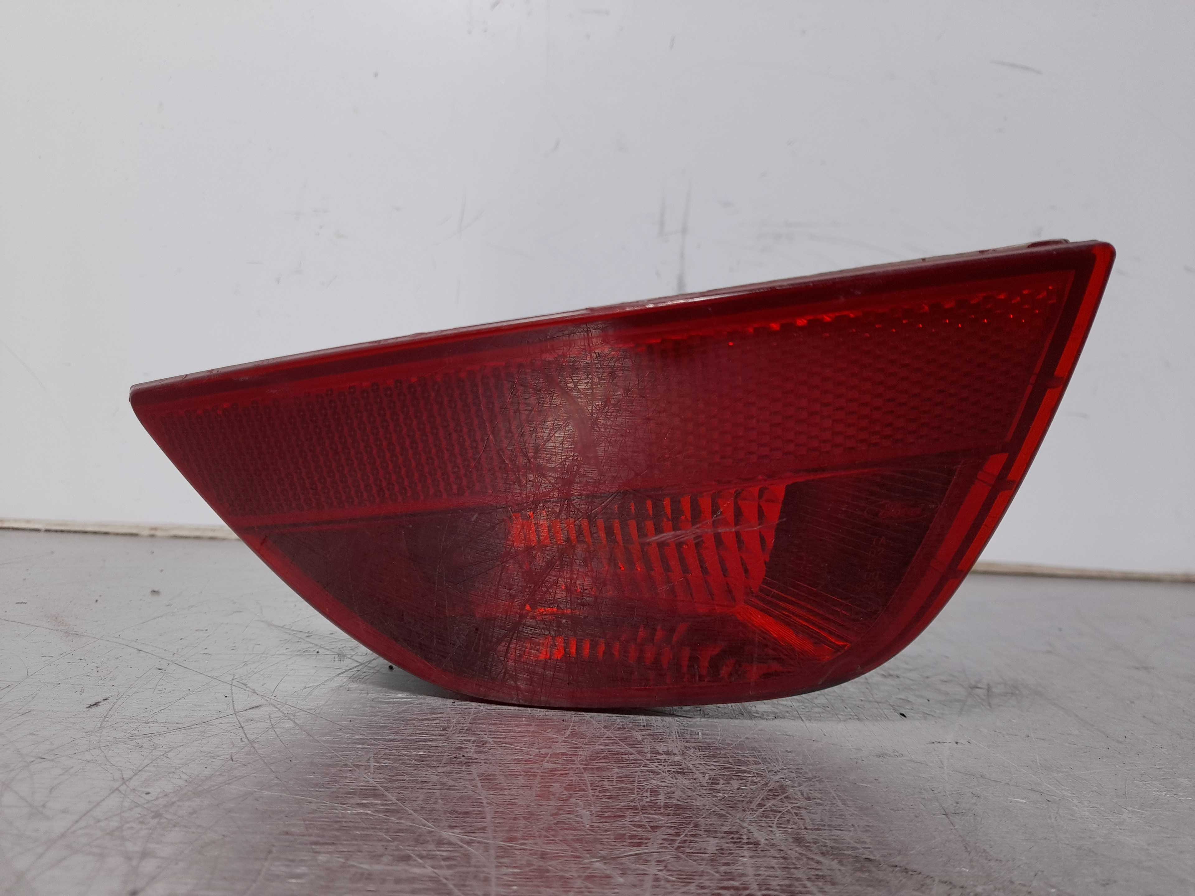 Recambio de faro antiniebla trasero izquierdo para ford focus berlina (cap) ambiente (d) referencia OEM IAM 5M5115K273A  
