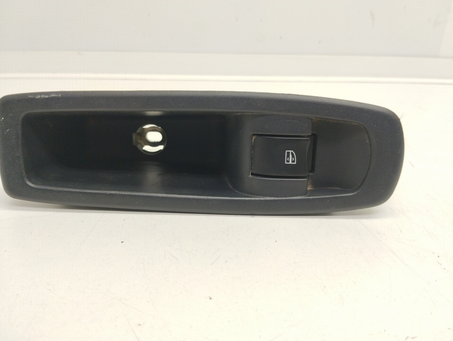Recambio de mando elevalunas trasero izquierdo para renault koleos bose edition referencia OEM IAM 25411JY00A  