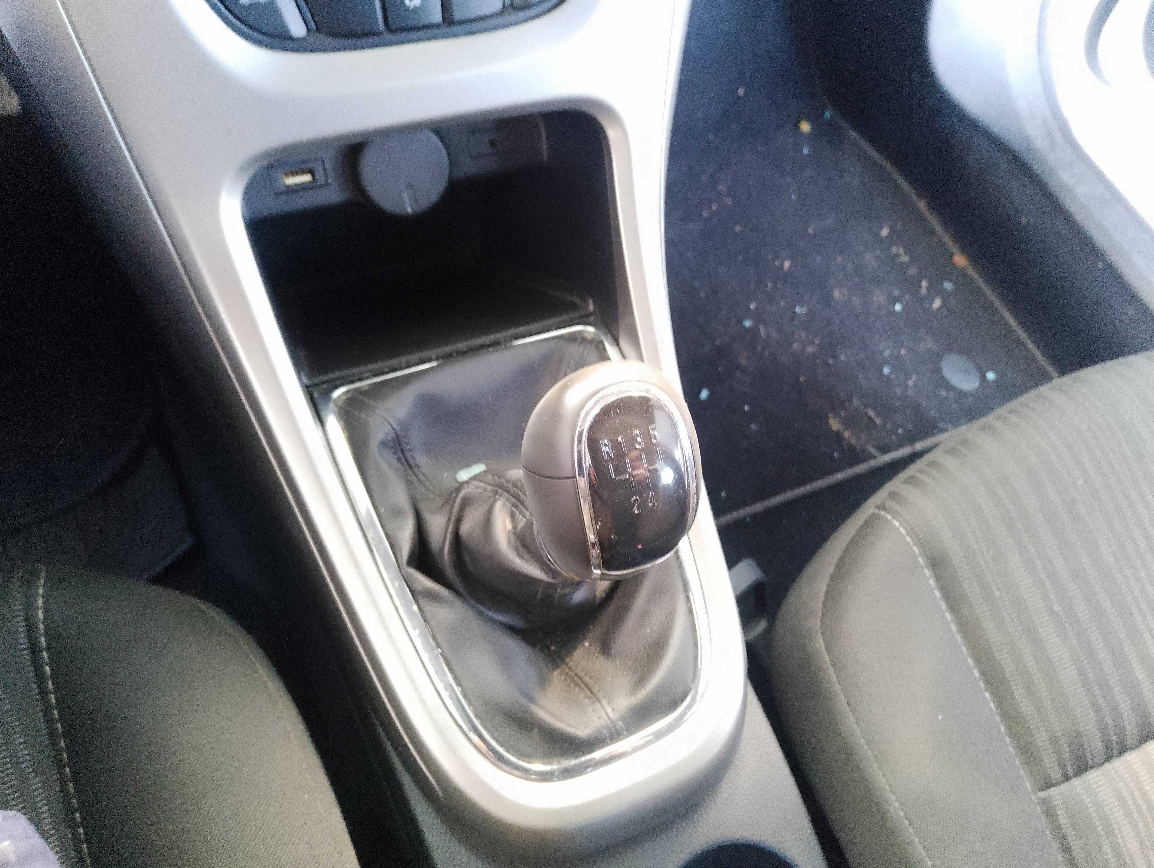 Recambio de palanca cambio para opel astra j lim. 1.3 16v cdti referencia OEM IAM   