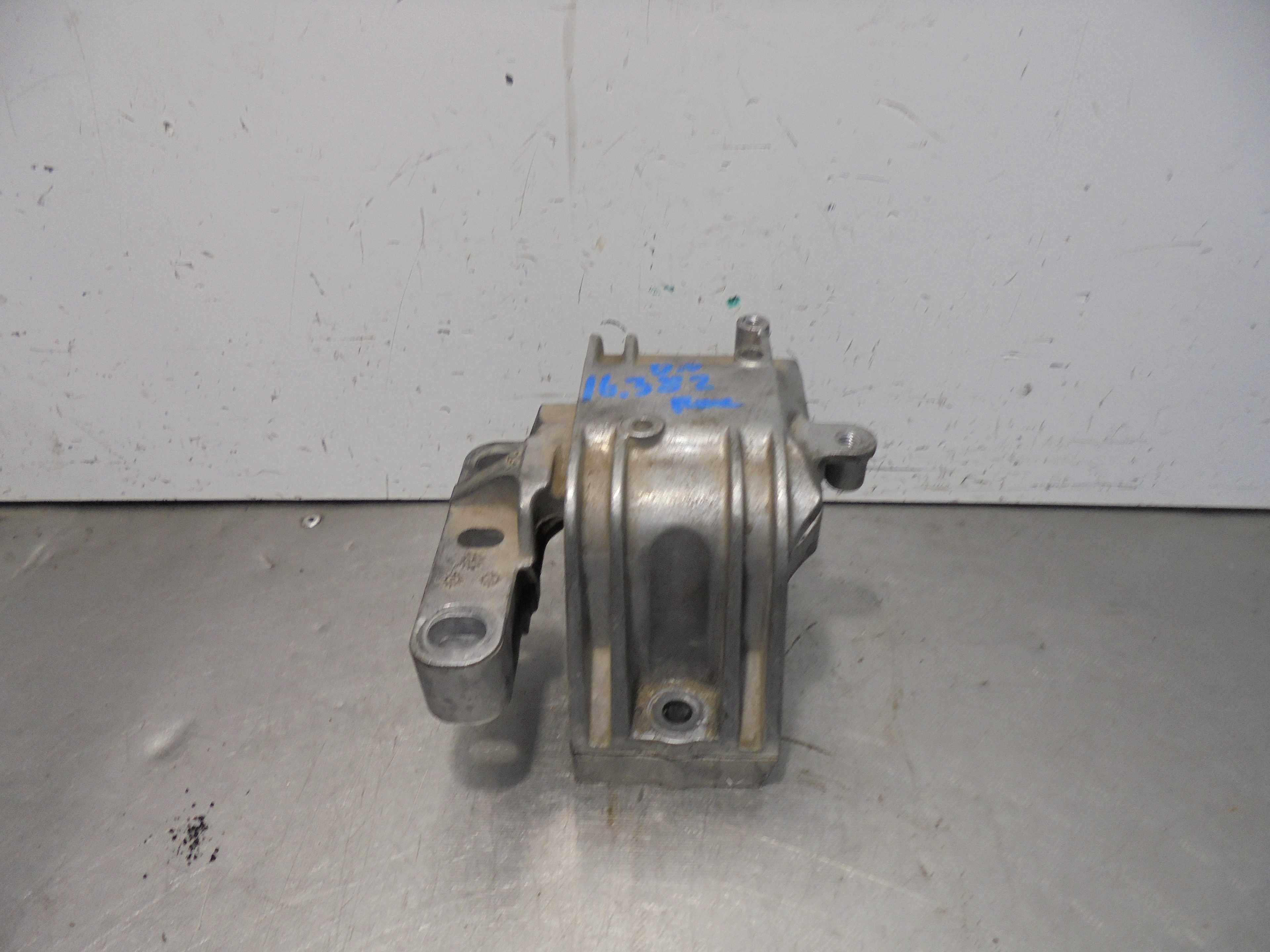 Recambio de soporte motor derecho para volkswagen passat berlina (3c2) highline referencia OEM IAM   