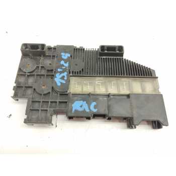 CAJA RELES / FUSIBLES 