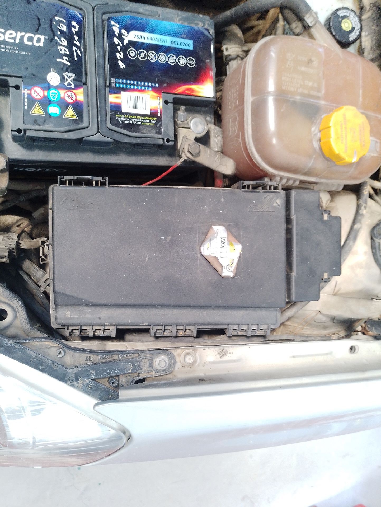Recambio de caja reles / fusibles para opel astra h station wagon (a04) 1.9 cdti (l35) referencia OEM IAM 13208748  