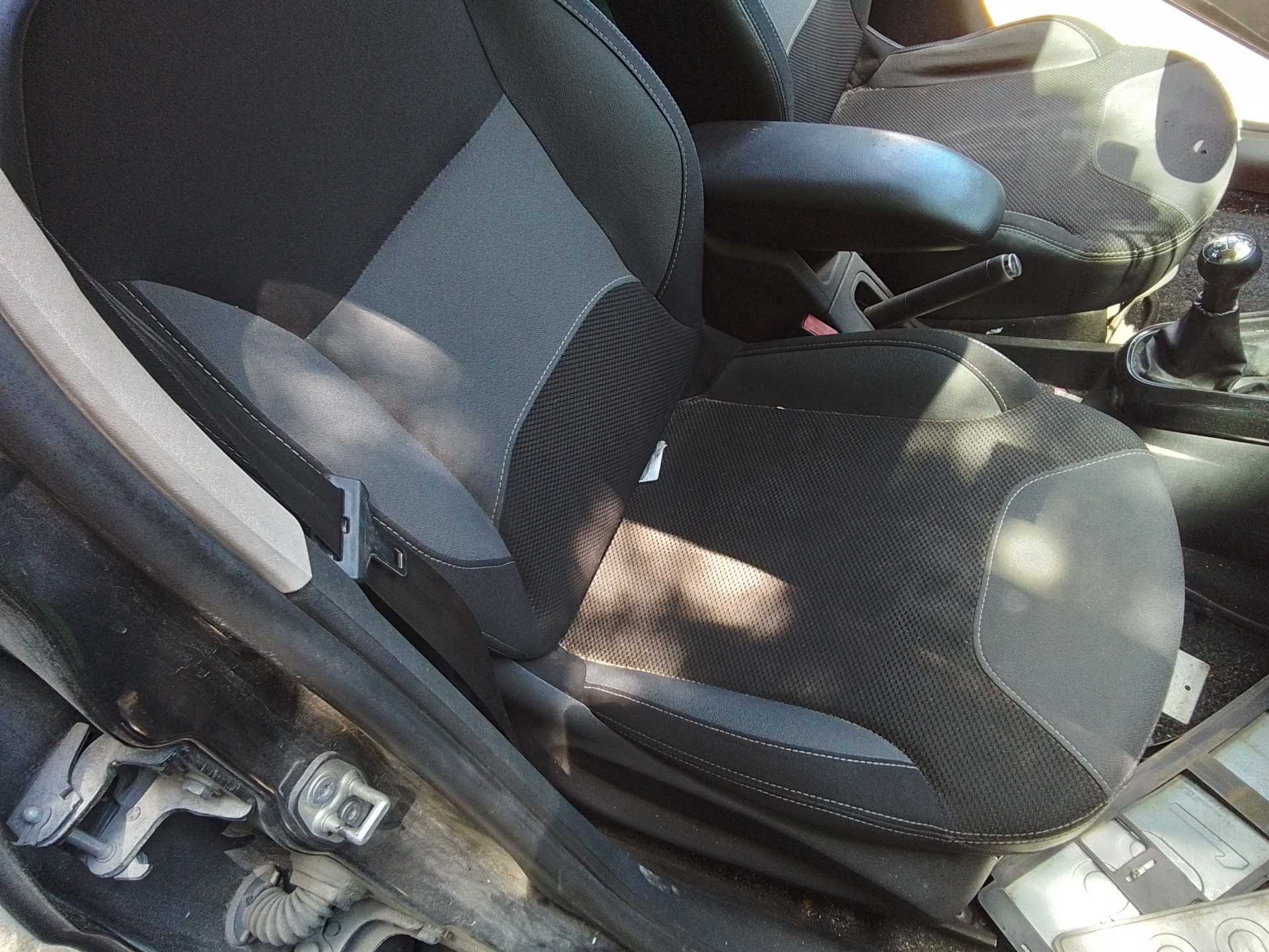 Recambio de asiento delantero derecho para citroën c3 selection referencia OEM IAM   