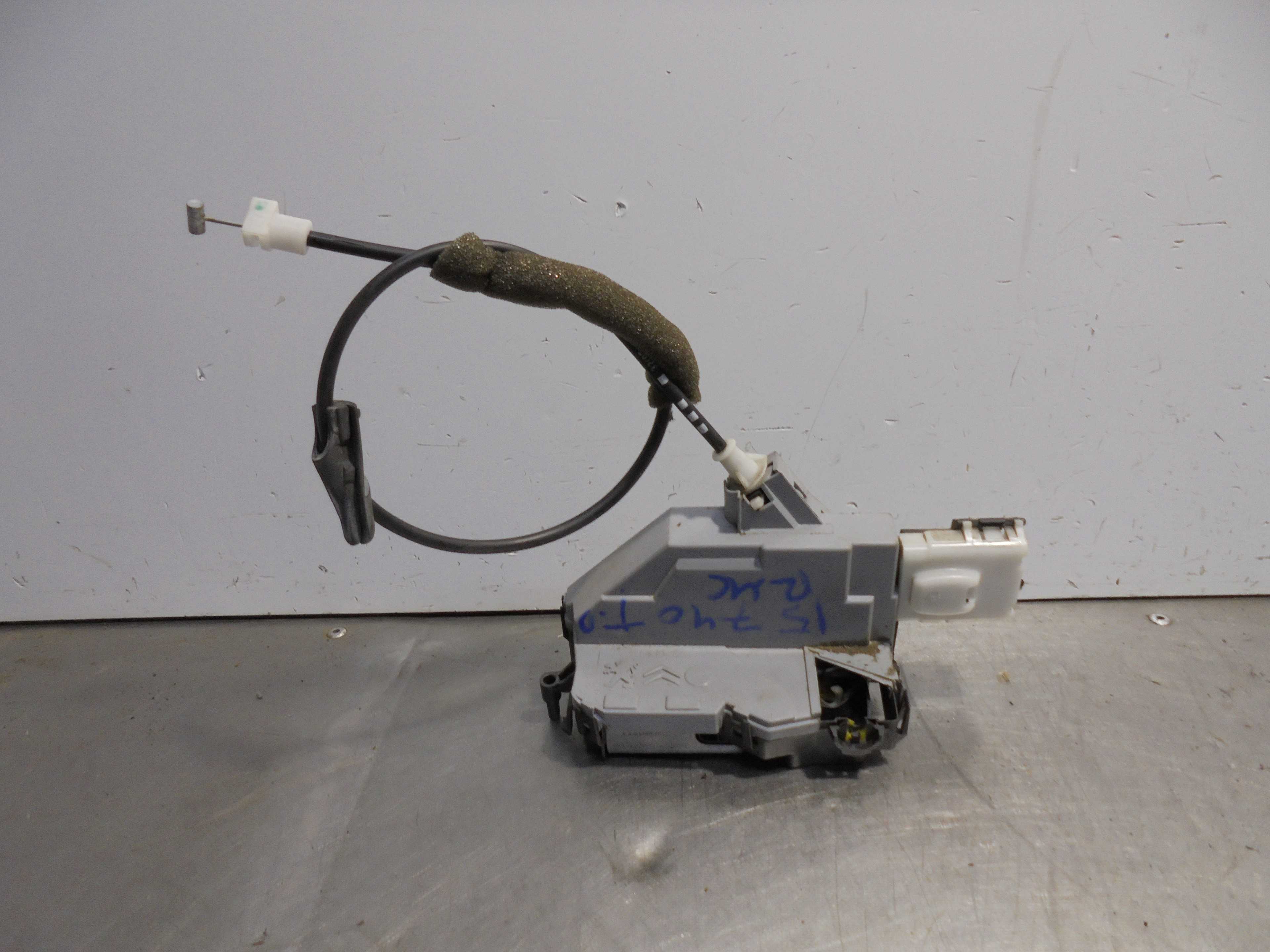 Recambio de cerradura puerta trasera derecha para peugeot 308 sport referencia OEM IAM 567164 ELECTRICA 5 PUERTAS 